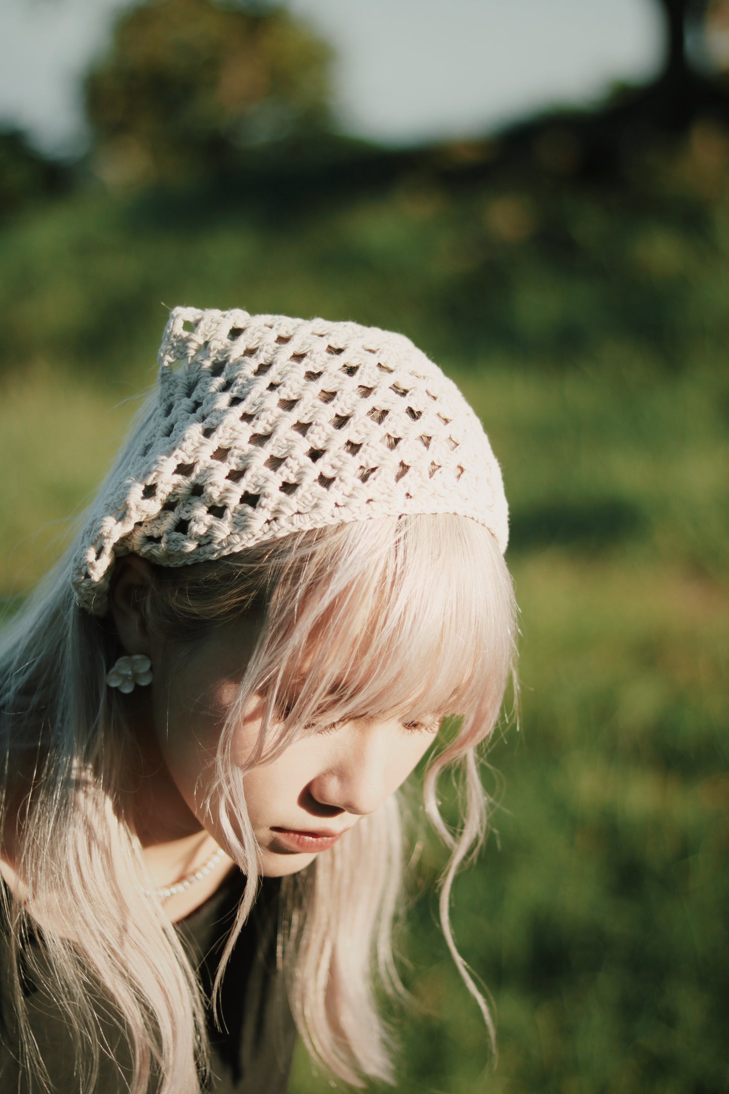 Triangle Head Scarf (Beige/Baby Blue/Black/Red)