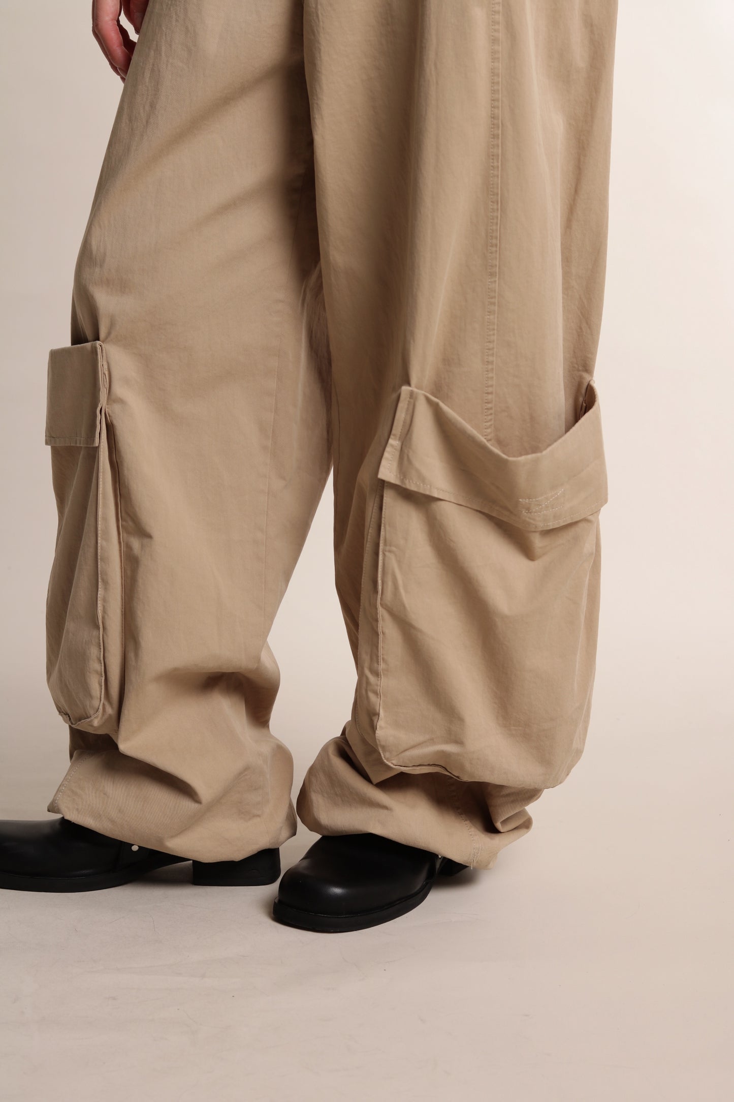 Volume Pocket Pants (Beige)