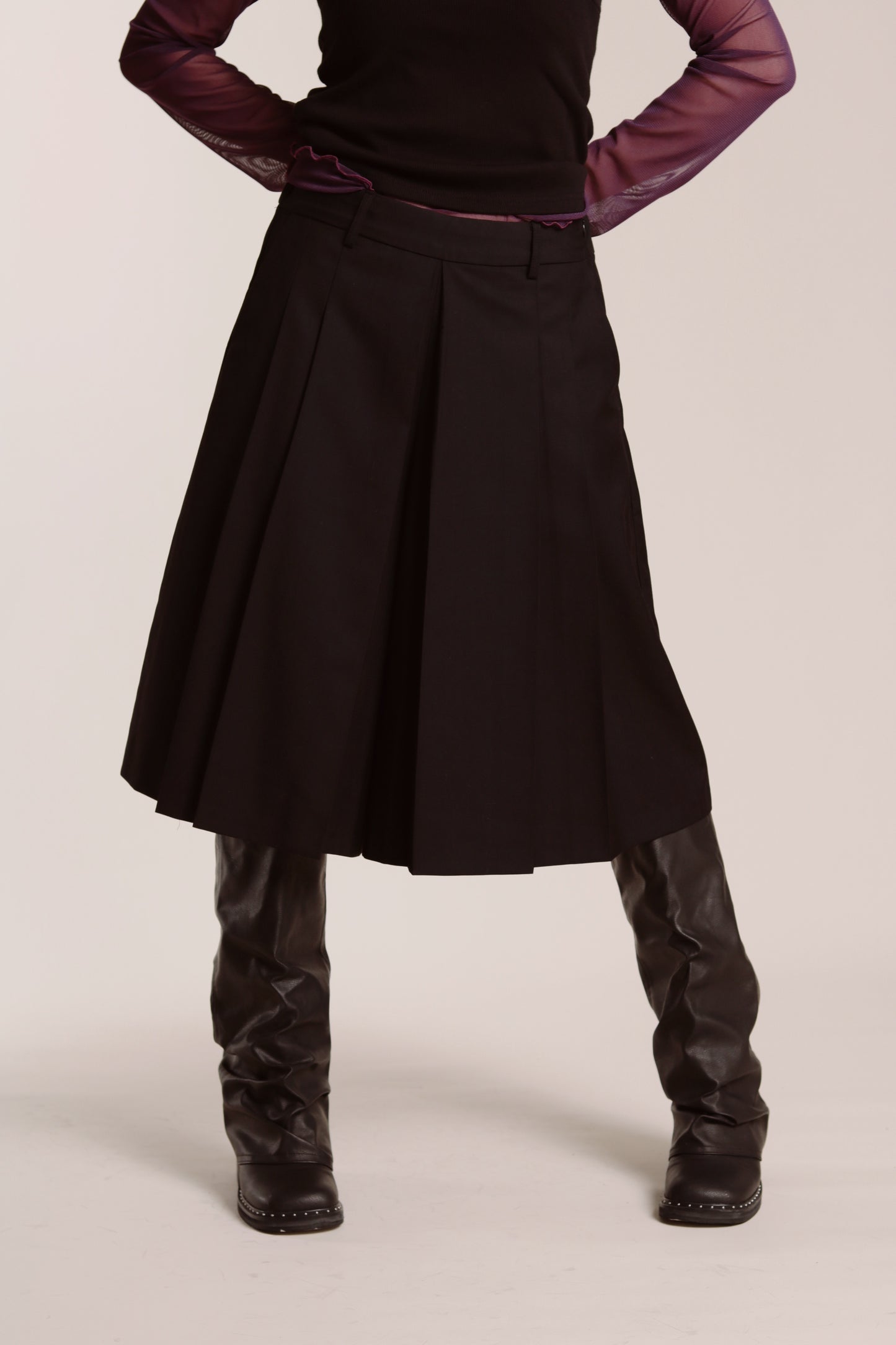 Layered Pleat Shorts (Black)