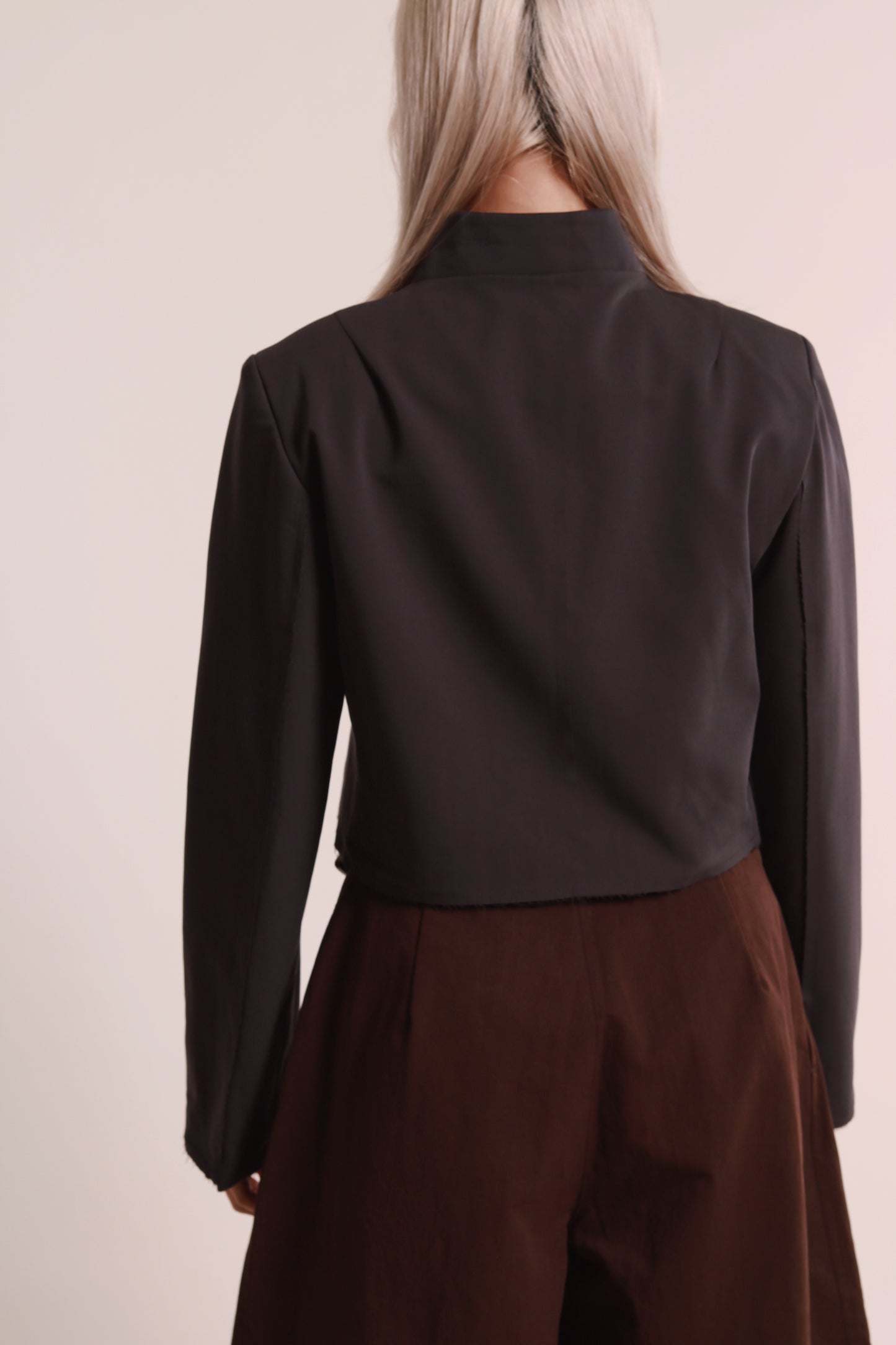 Gentle Pleat Jacket (Charcoal)