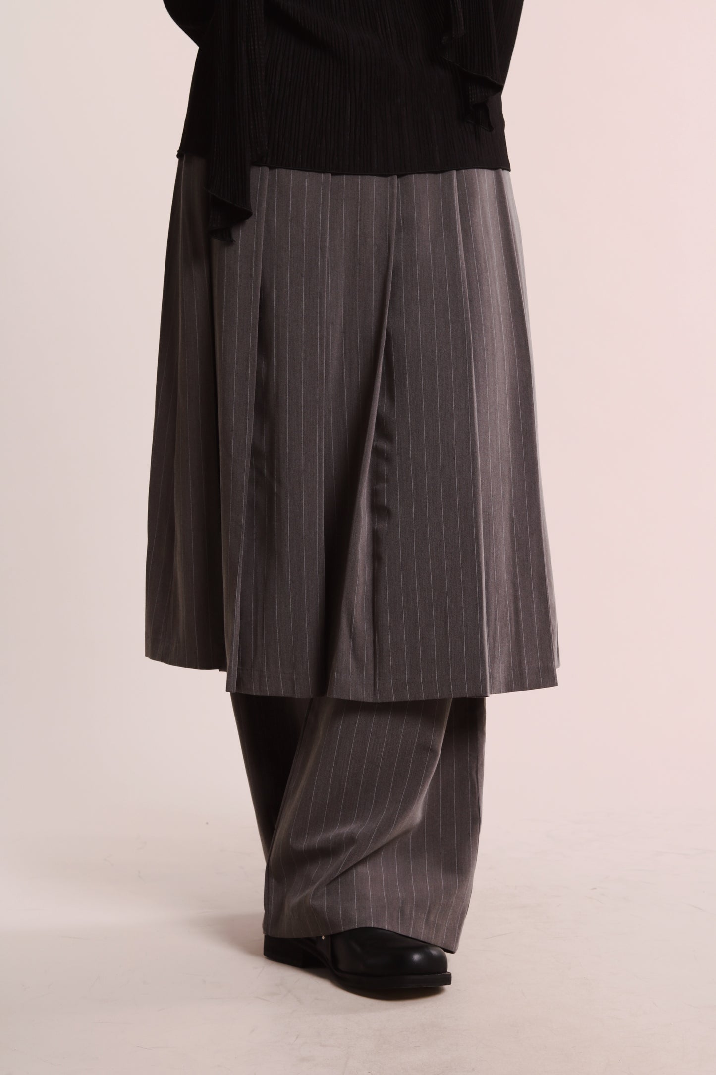 Layered Pleat Pants (Charcoal)