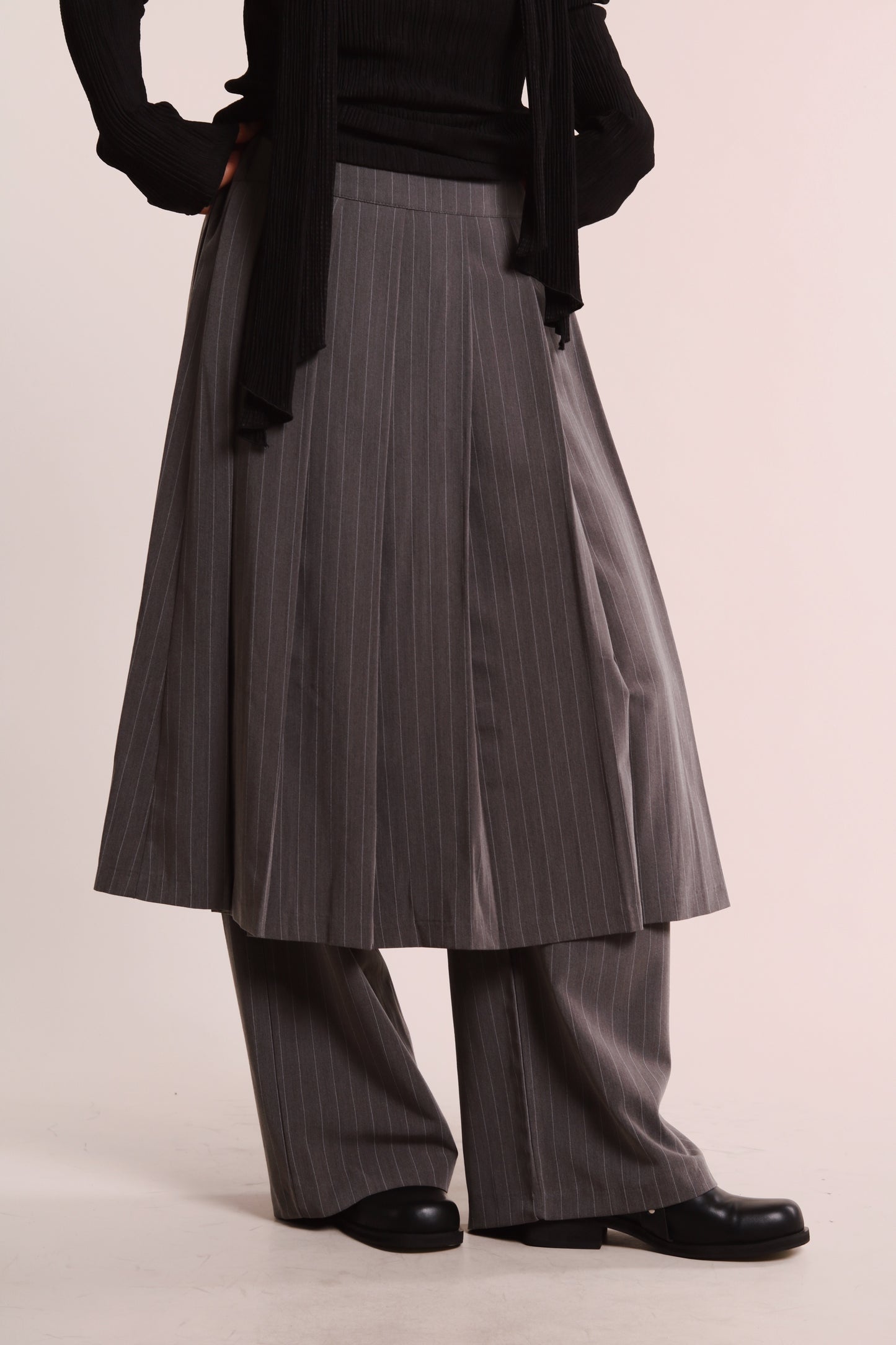 Layered Pleat Pants (Charcoal)