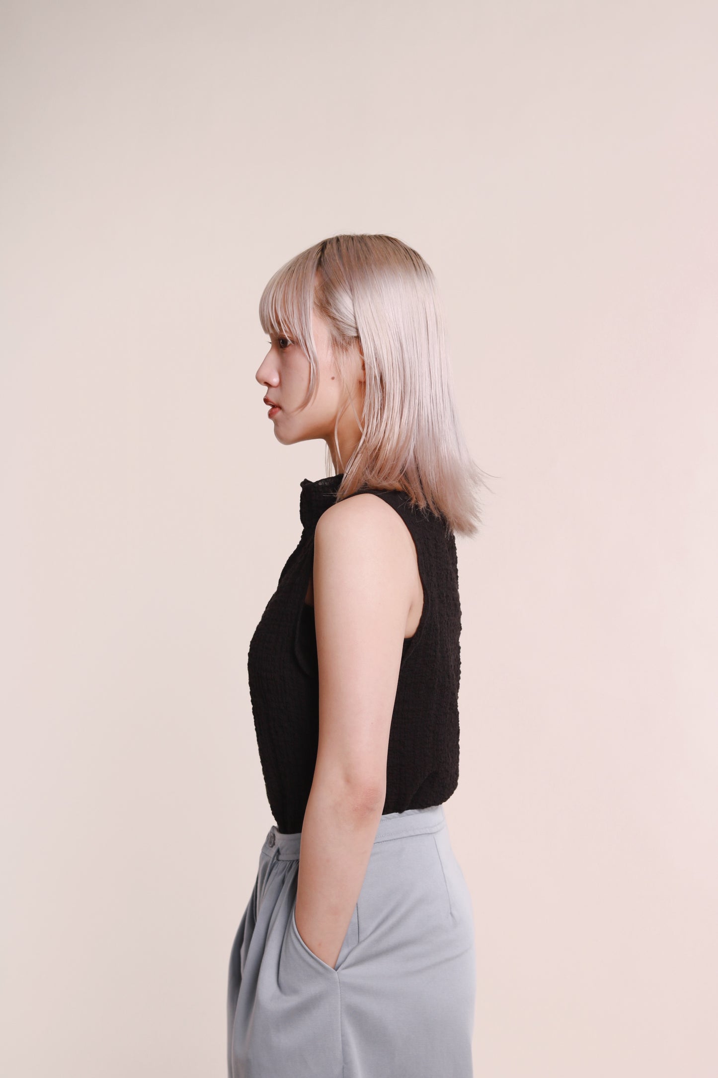 Ruffle Sleeveless Top (Black)