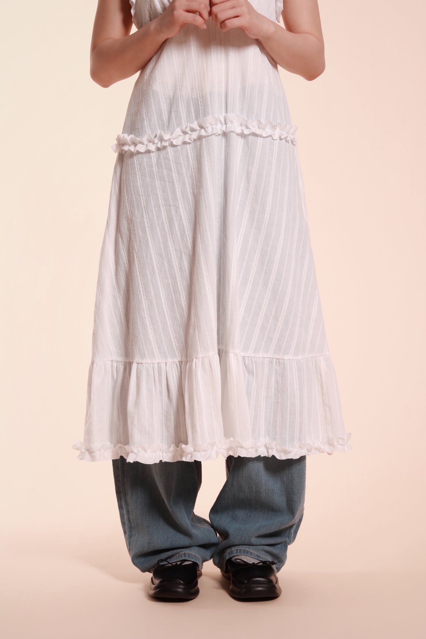 Frill Sleeveless Dress (White)