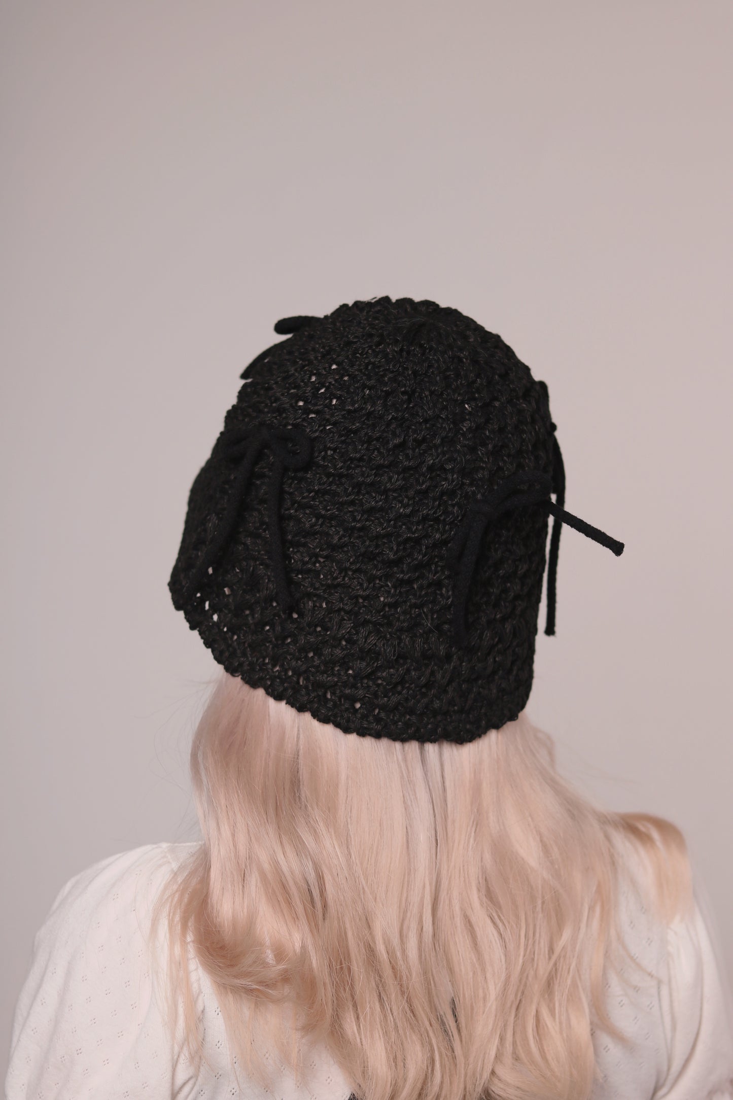 Ribbon Knit Hat (Black/Ivory)
