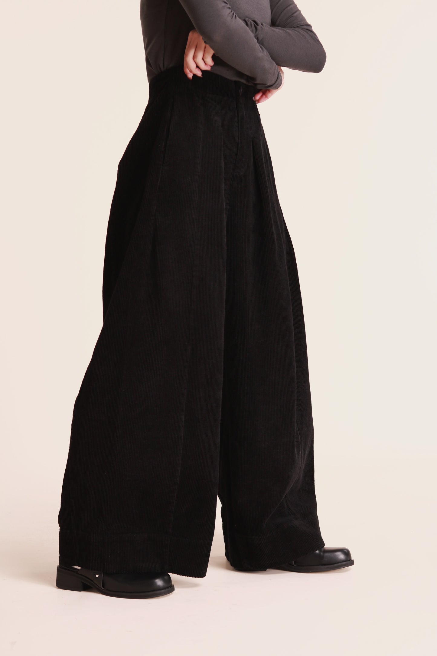 Corduroy Wide Pants (Black)