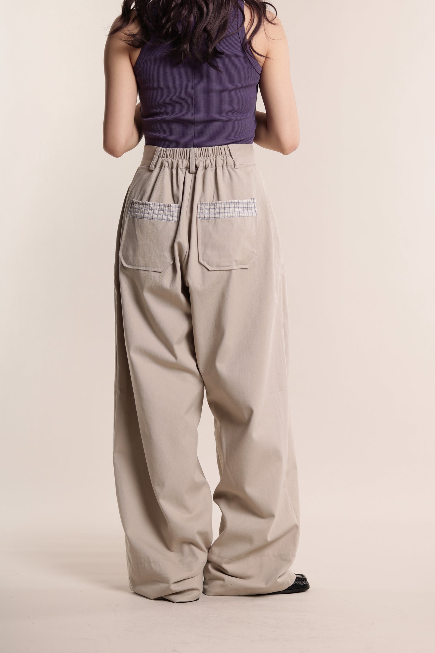 Check Detail Pleated Pants (Beige)