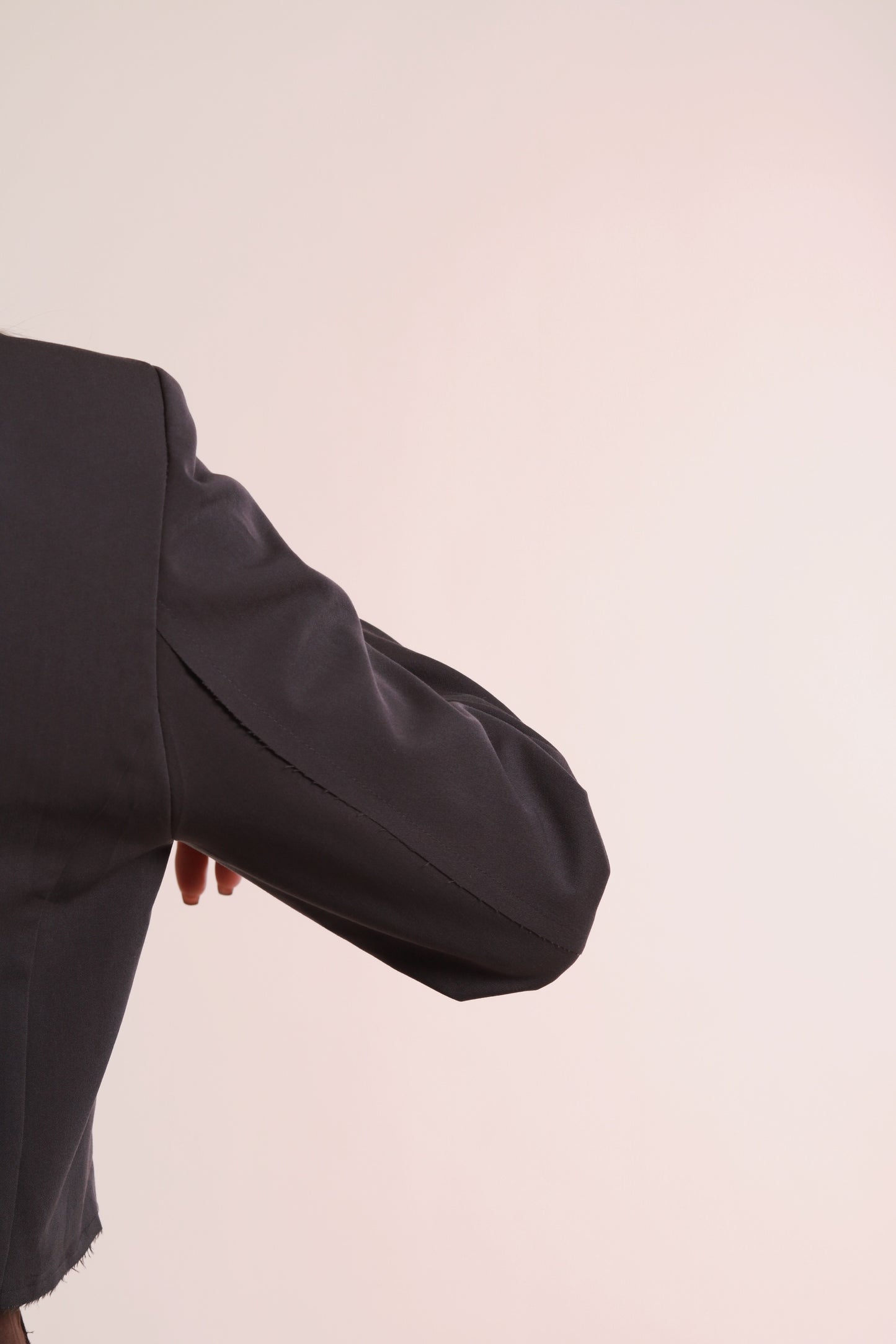 Gentle Pleat Jacket (Charcoal)