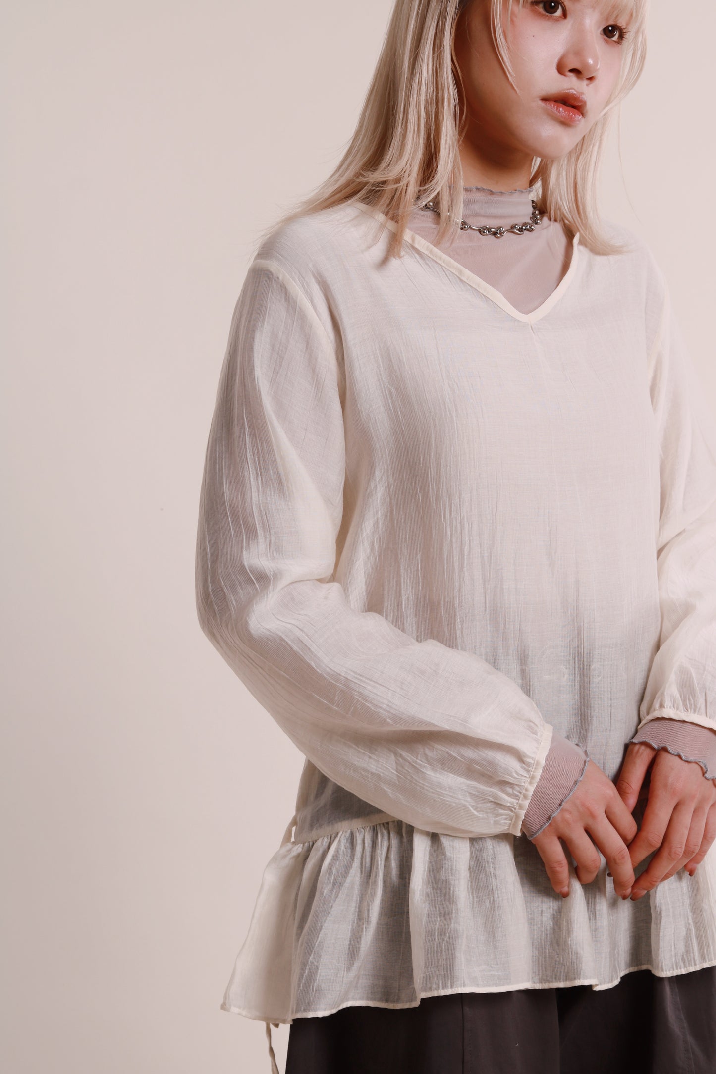 Doll Ruffle Blouse (Ivory)