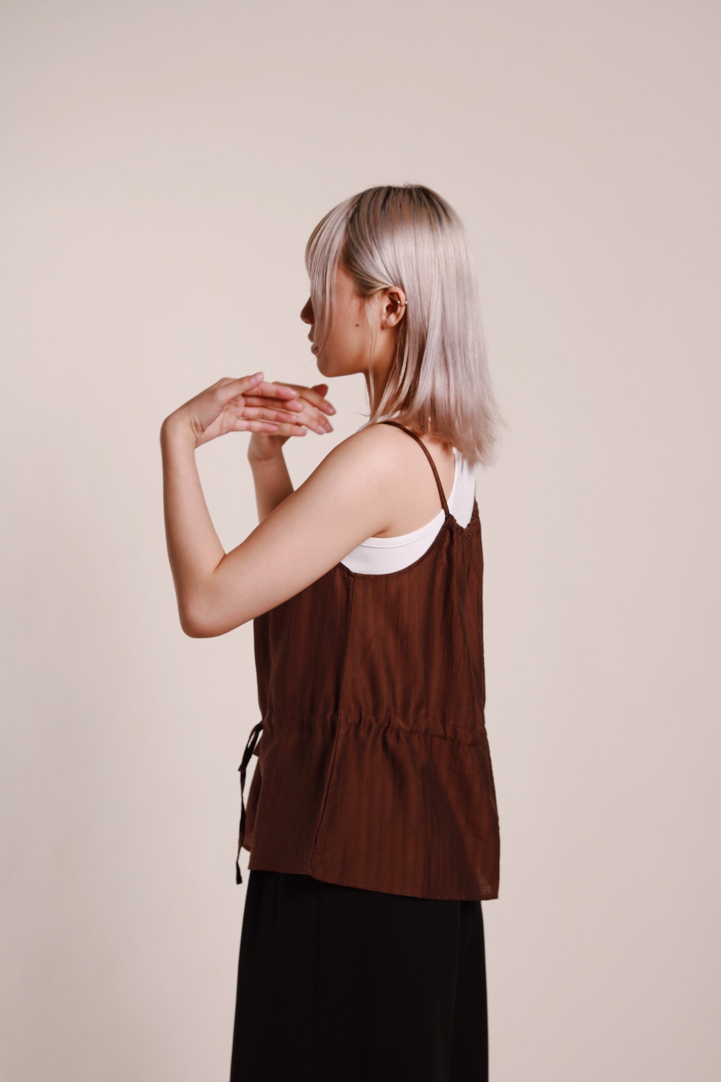 Gathered Ribbon Sleeveless Top (Brown)