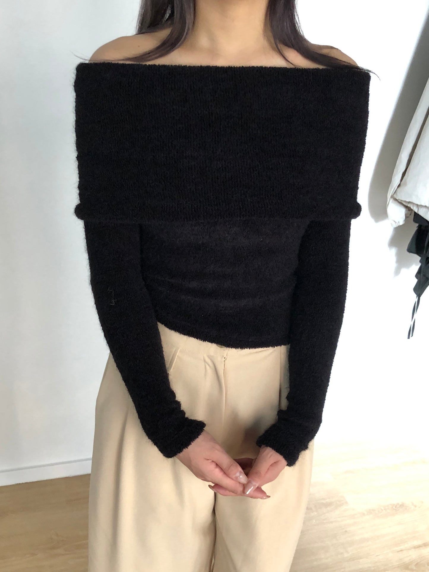Momo Off Shoulder Top (Black)