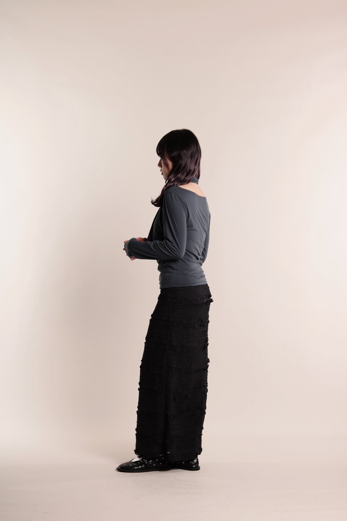 Textured Ruffle Maxi Skirt (Black)