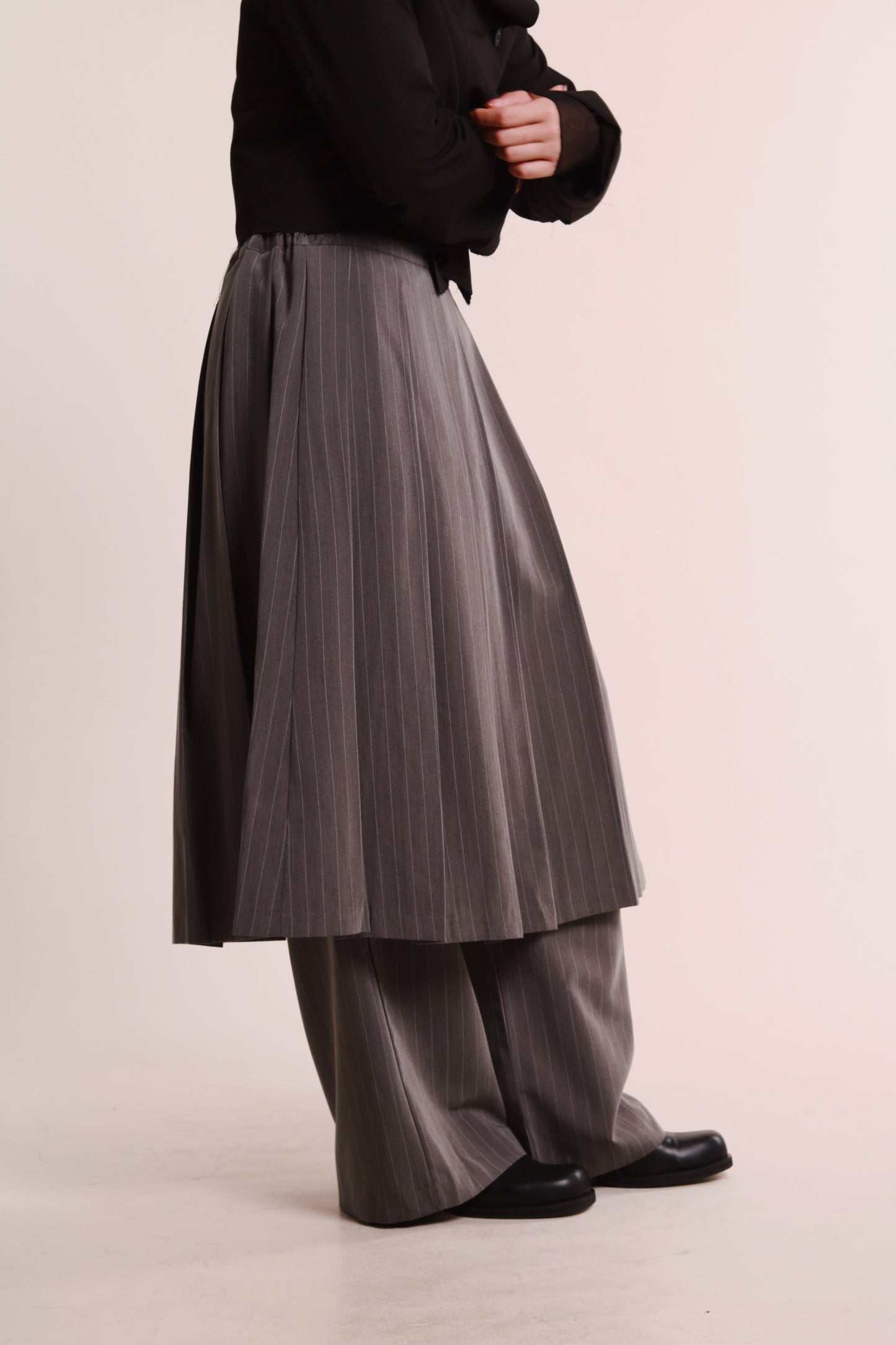 Layered Pleat Pants (Charcoal)