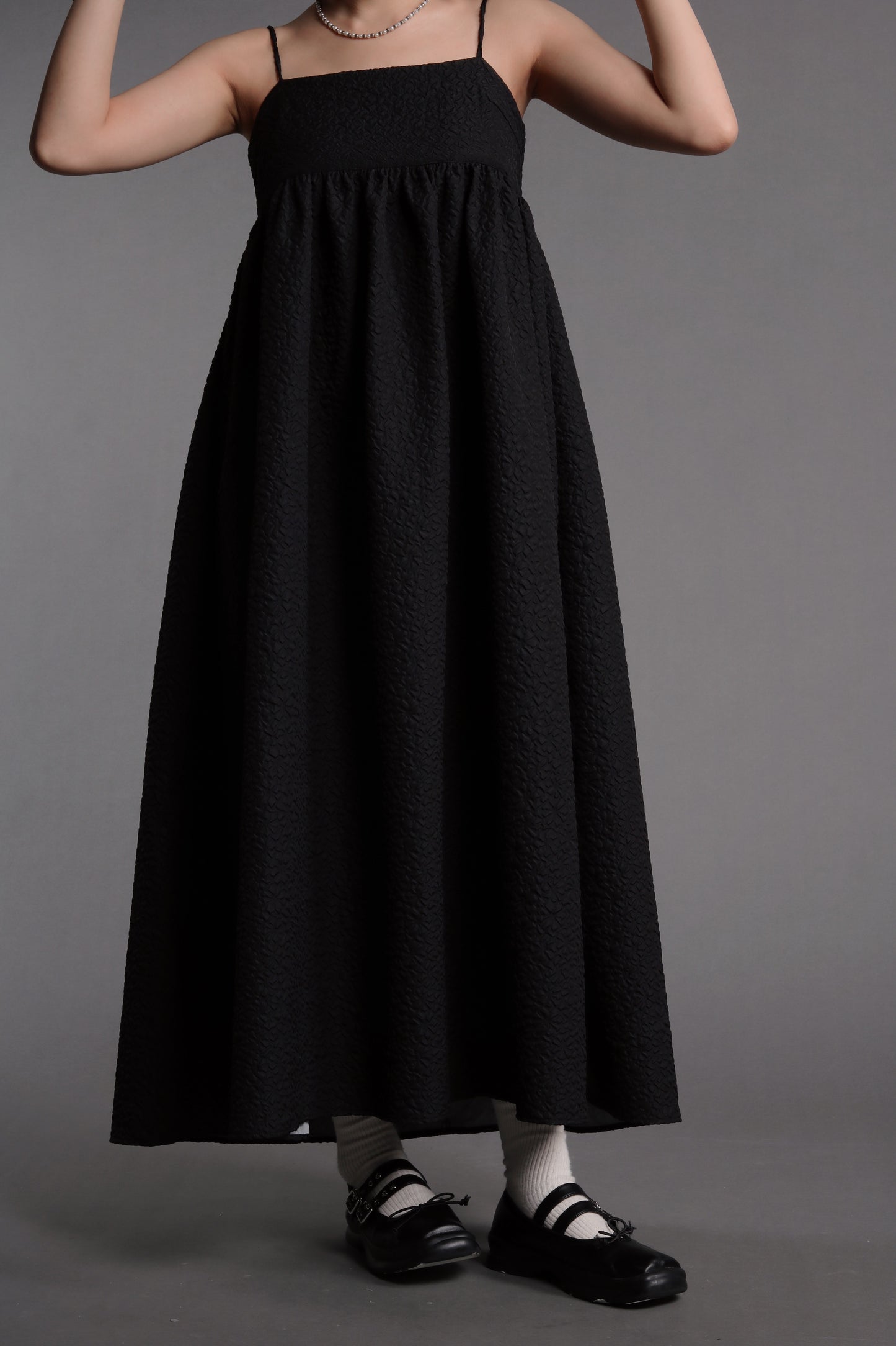 Textured Sleeveless Dress (Black)