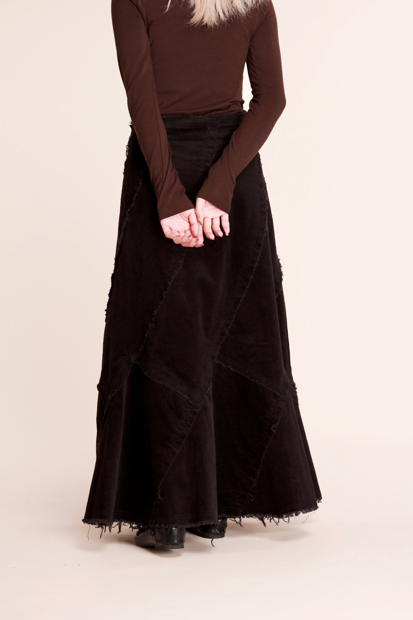 Frayed Mermaid Skirt (Black)