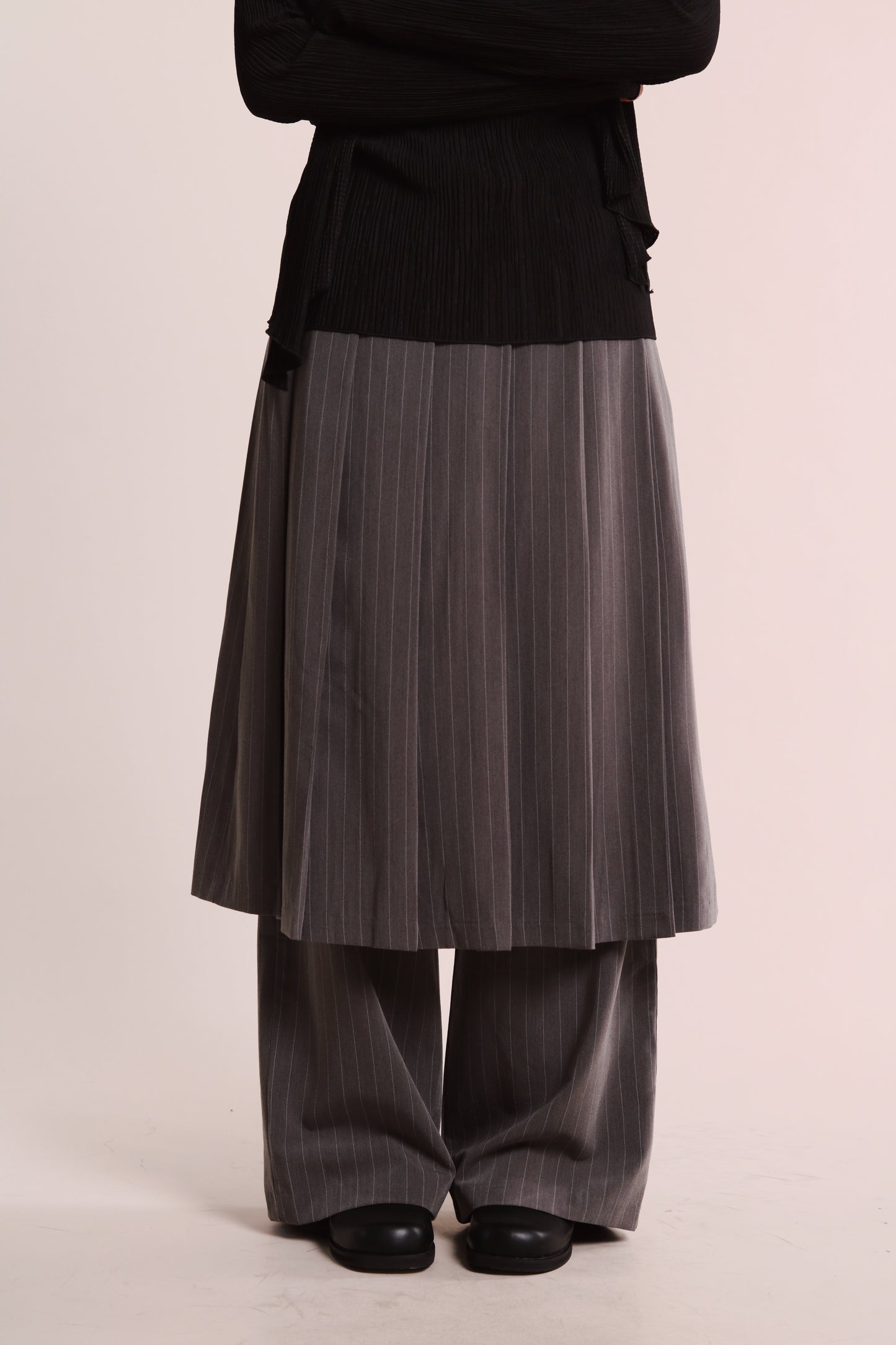 Layered Pleat Pants (Charcoal)