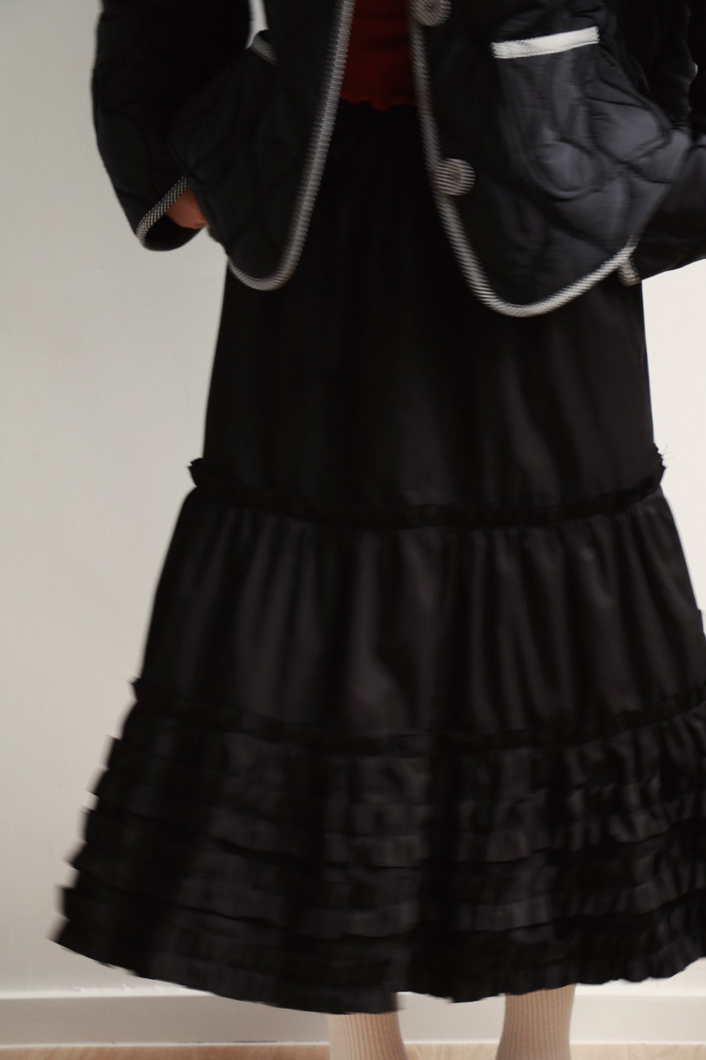 Retro Ruffle Skirt (Black)