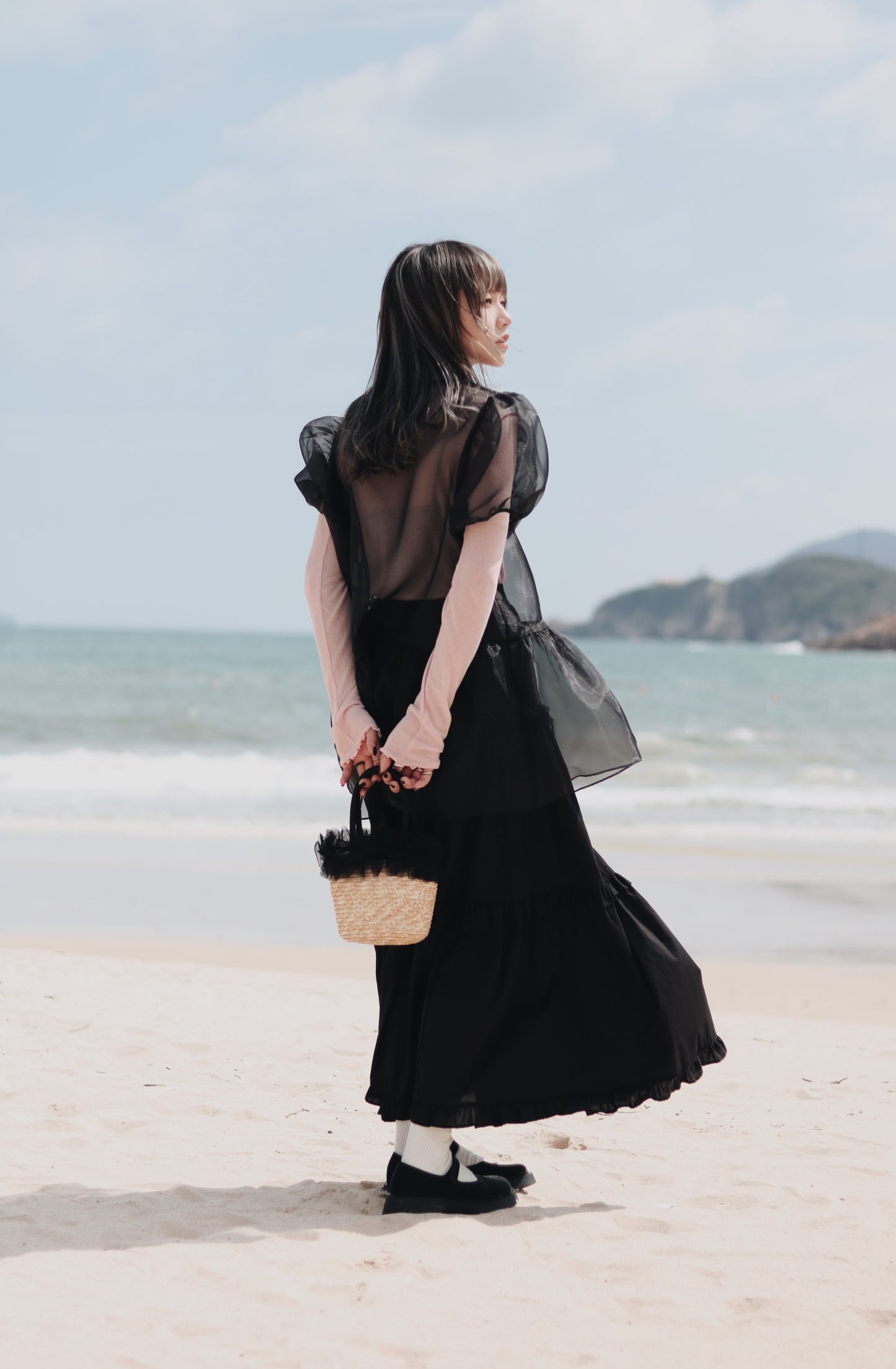 Doll Puff Sleeve Blouse (Black)