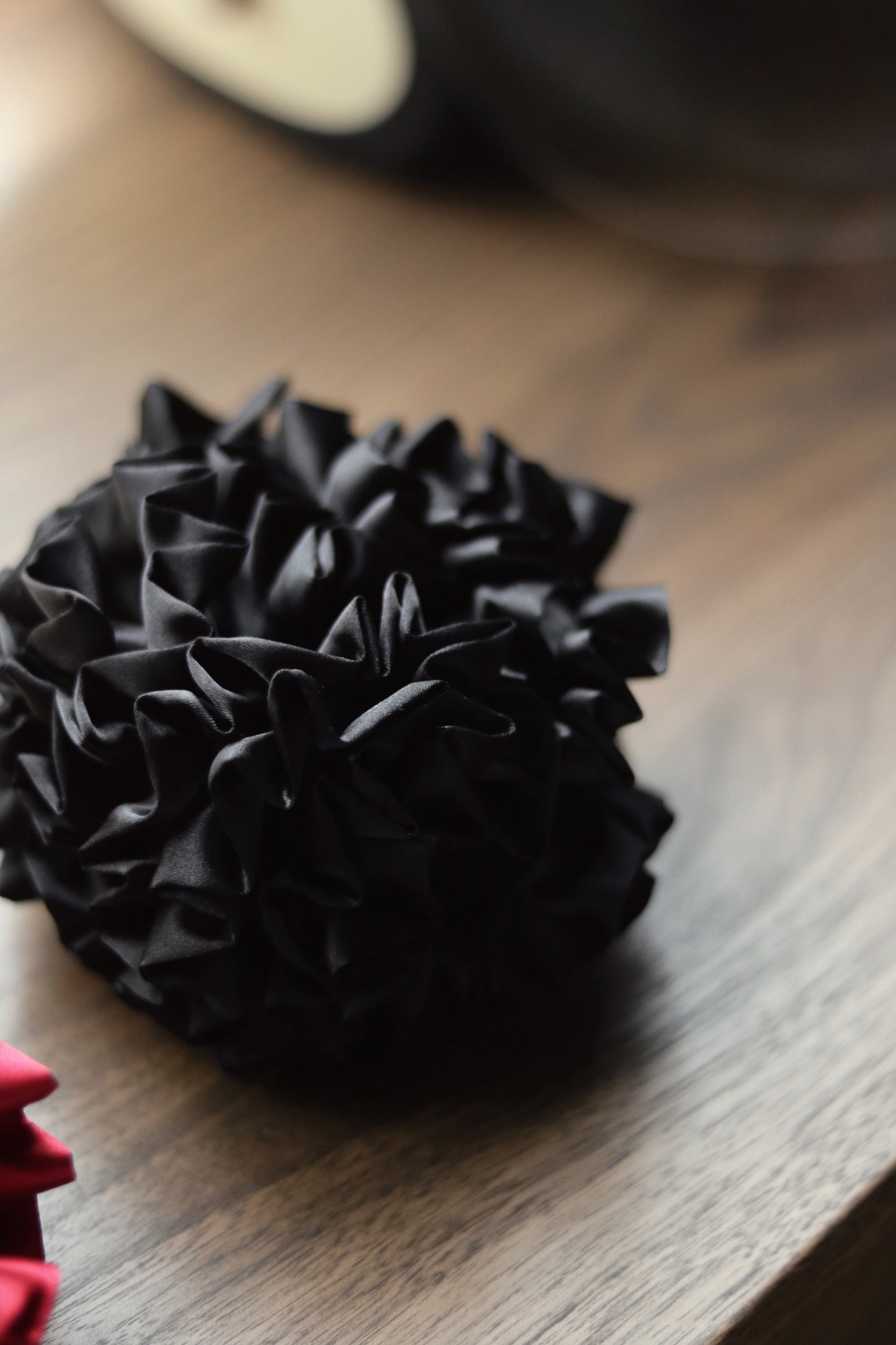 Doll Bloom Scrunchie (Black/Ivory/Red)