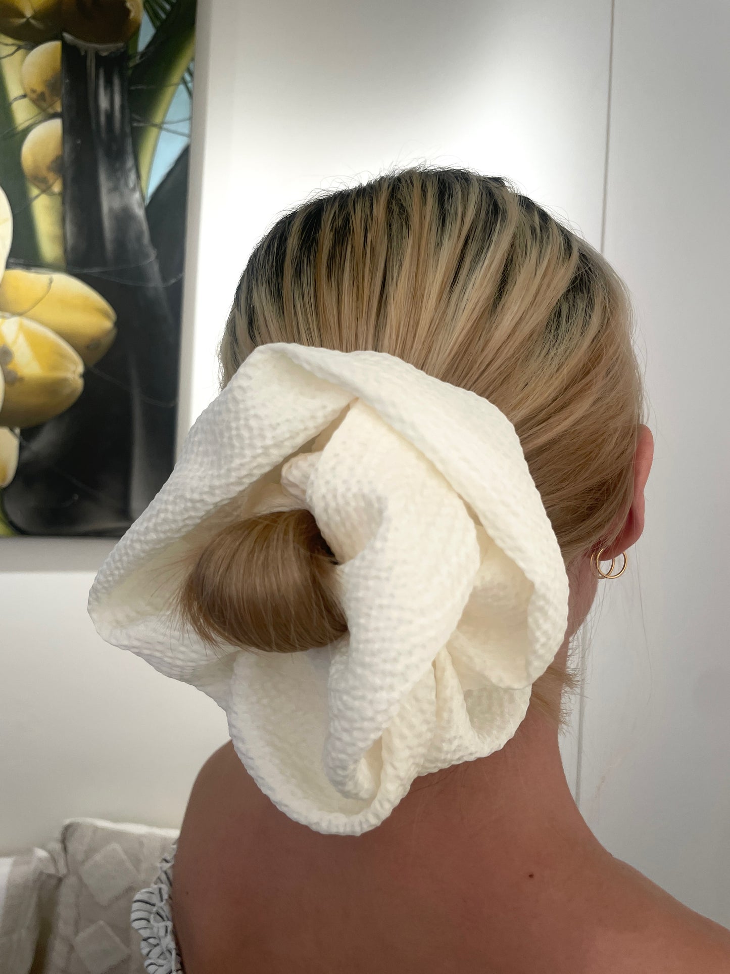 Lola Scrunchie (Black/White)