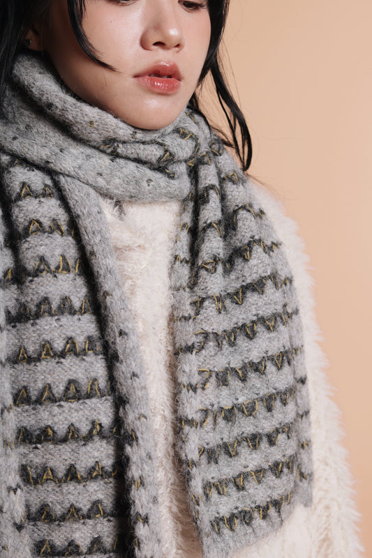 Triangle Muffler (Grey)