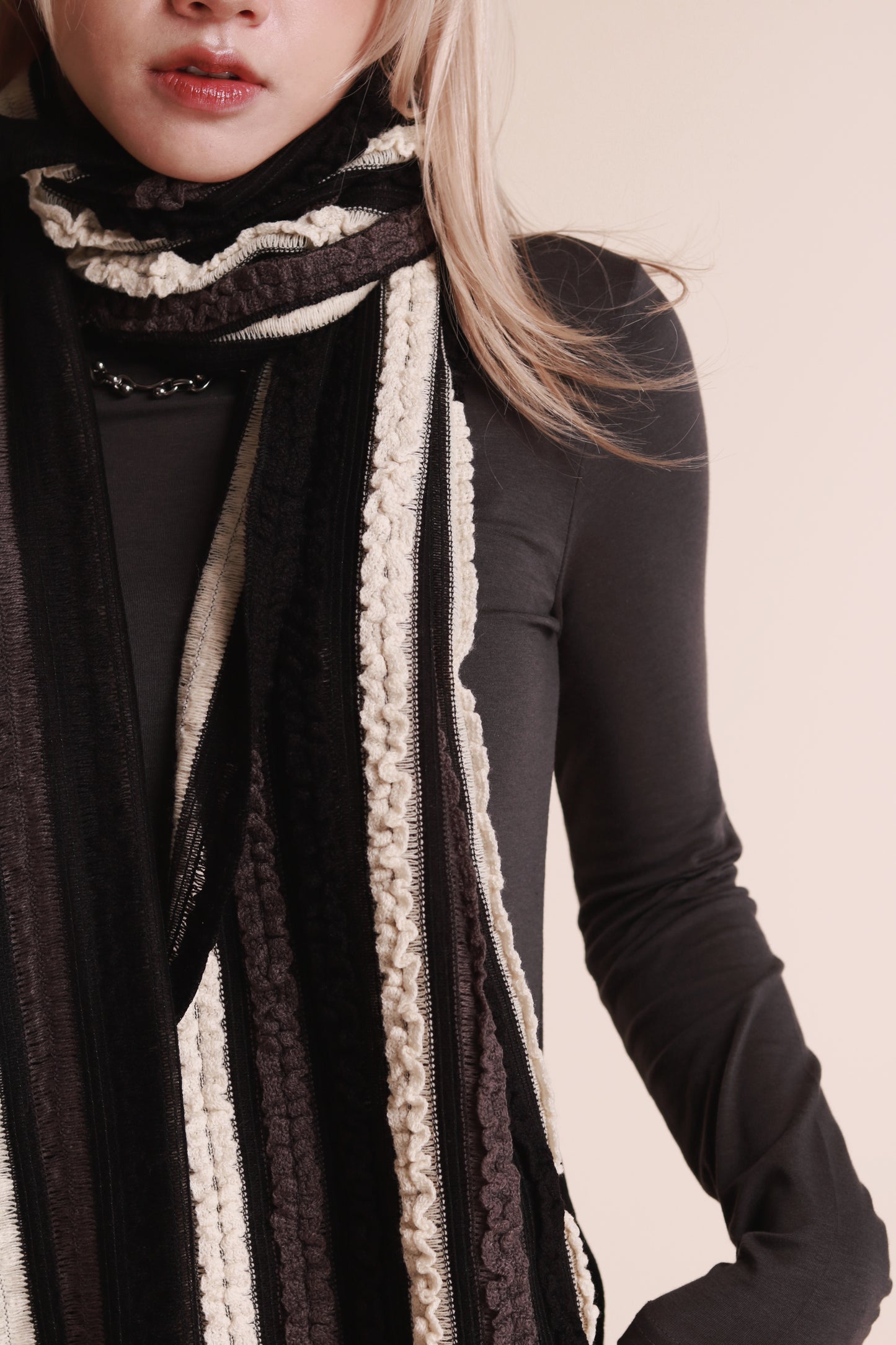 Atwood Scarf (Black)