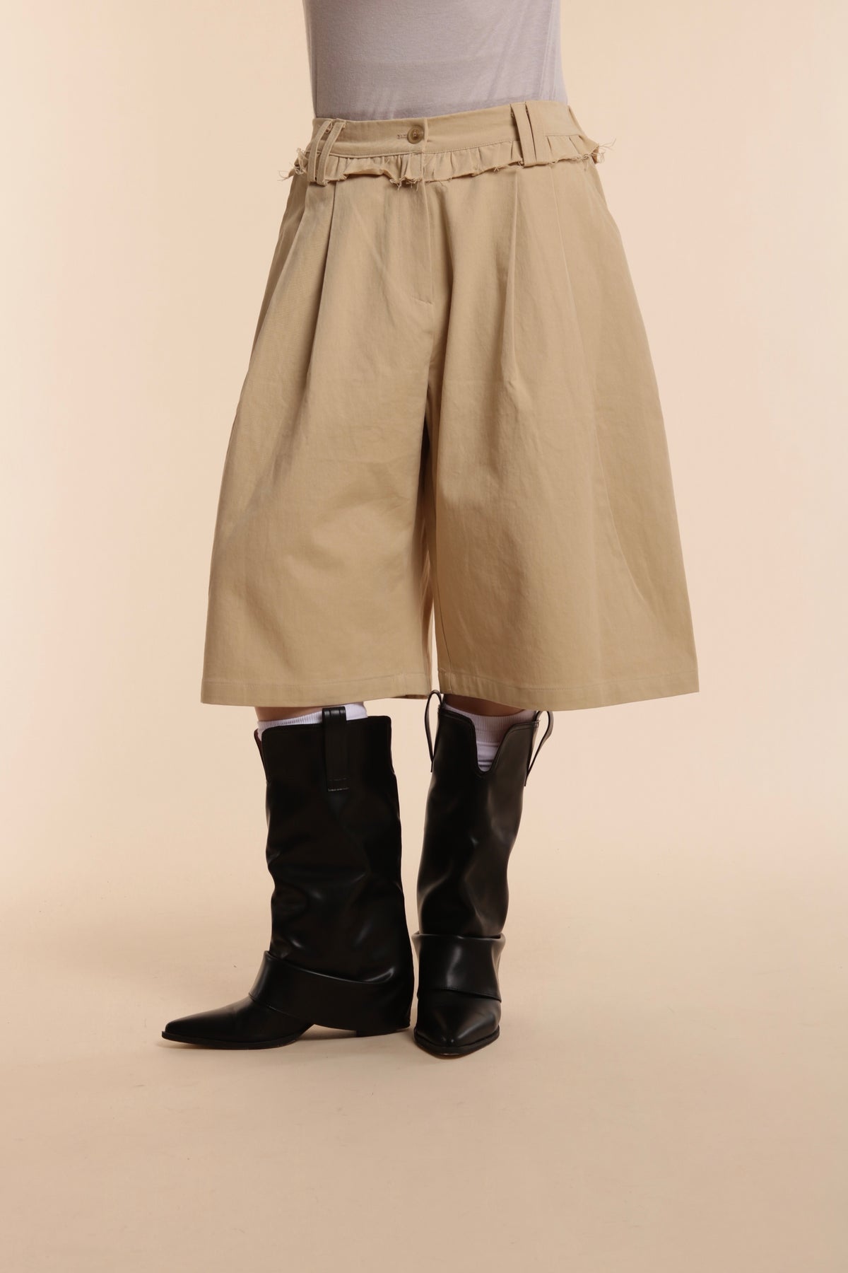 Ruffle Shorts (Beige)