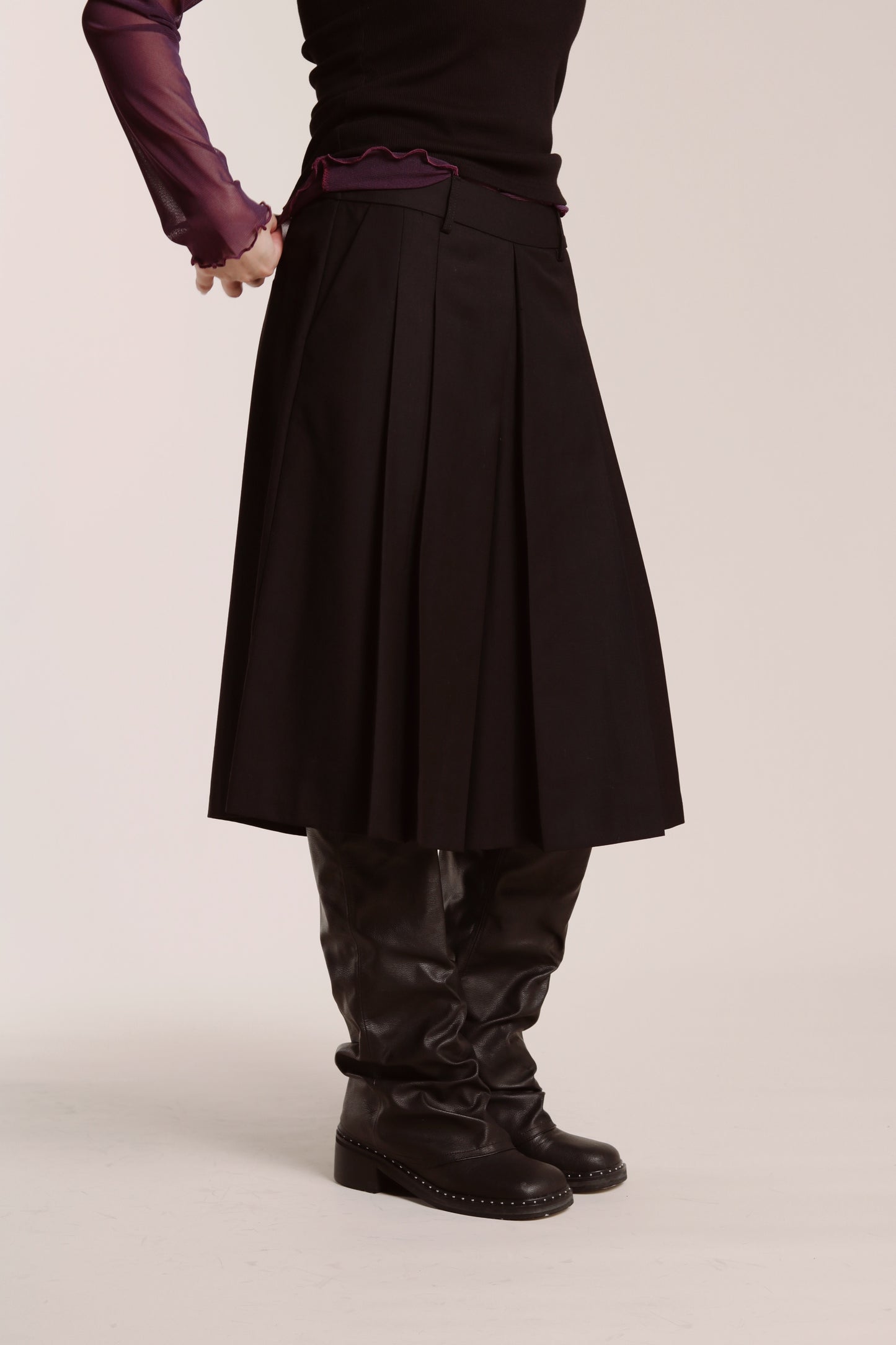Layered Pleat Shorts (Black)
