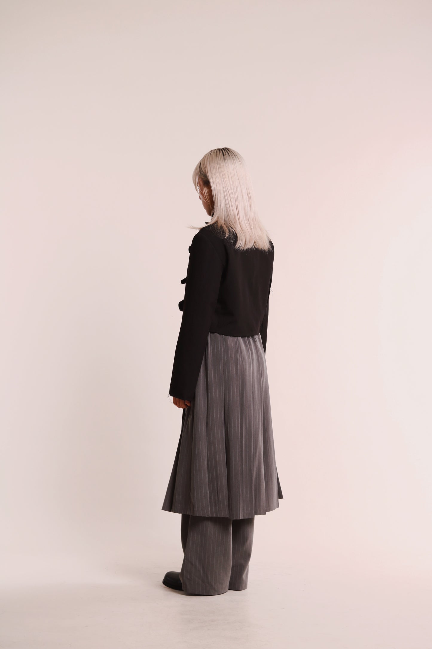 Gentle Pleat Jacket (Black)