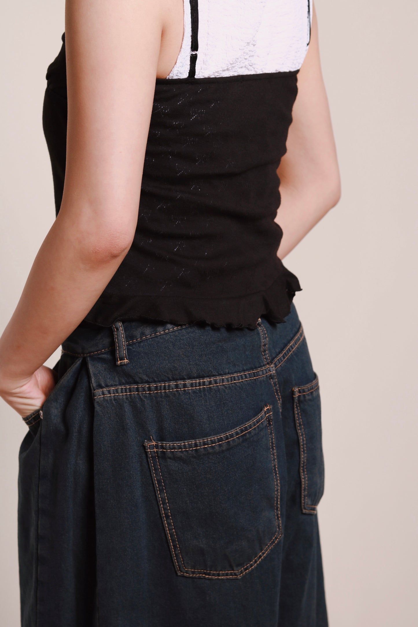 Ruffle Ribbon Sleeveless Top (Black)