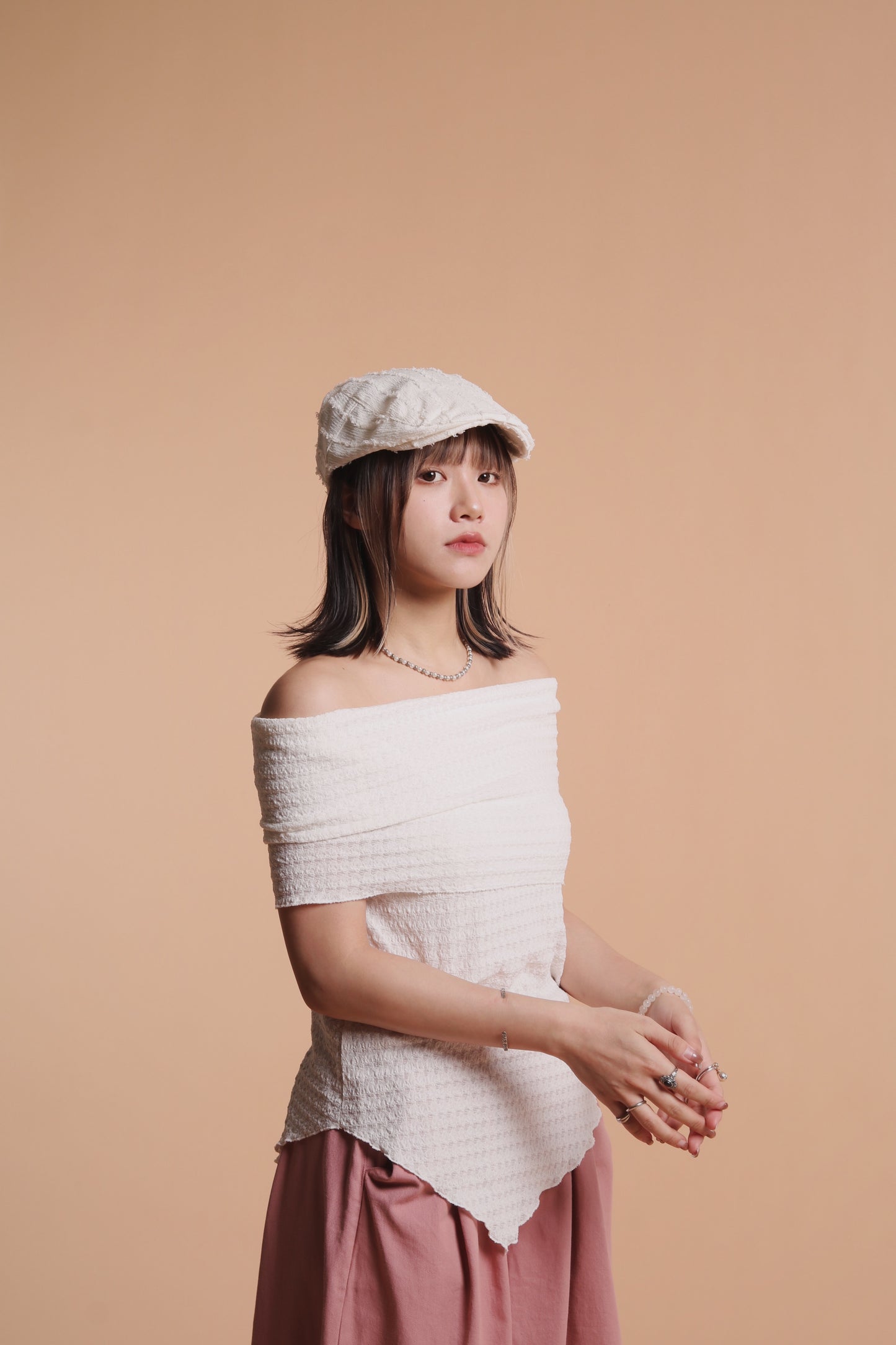 Frayed News Cap (White)