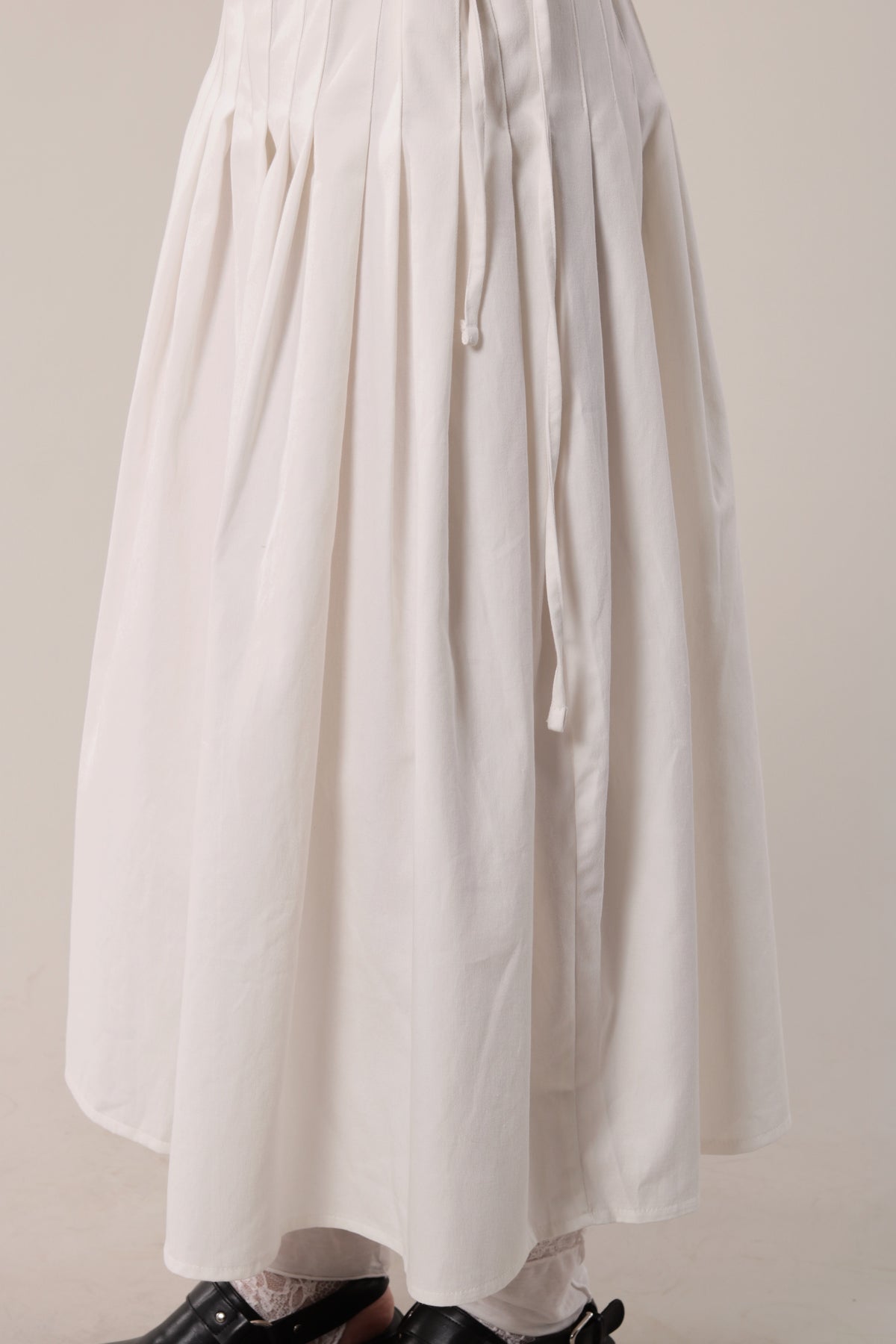 Pleated Skirt (Ivory)