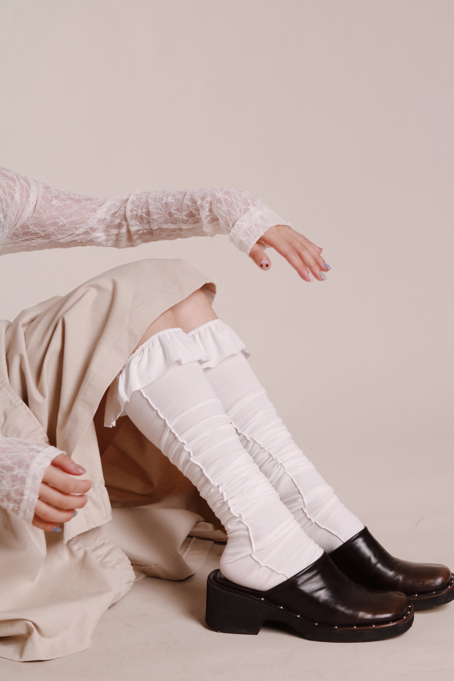 Ruffle Socks (White)