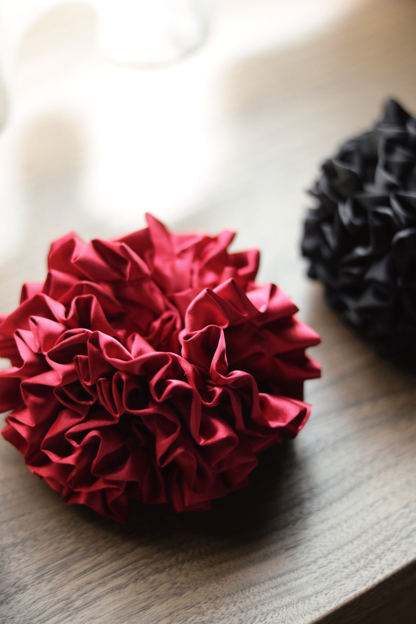 Doll Bloom Scrunchie (Black/Ivory/Red)