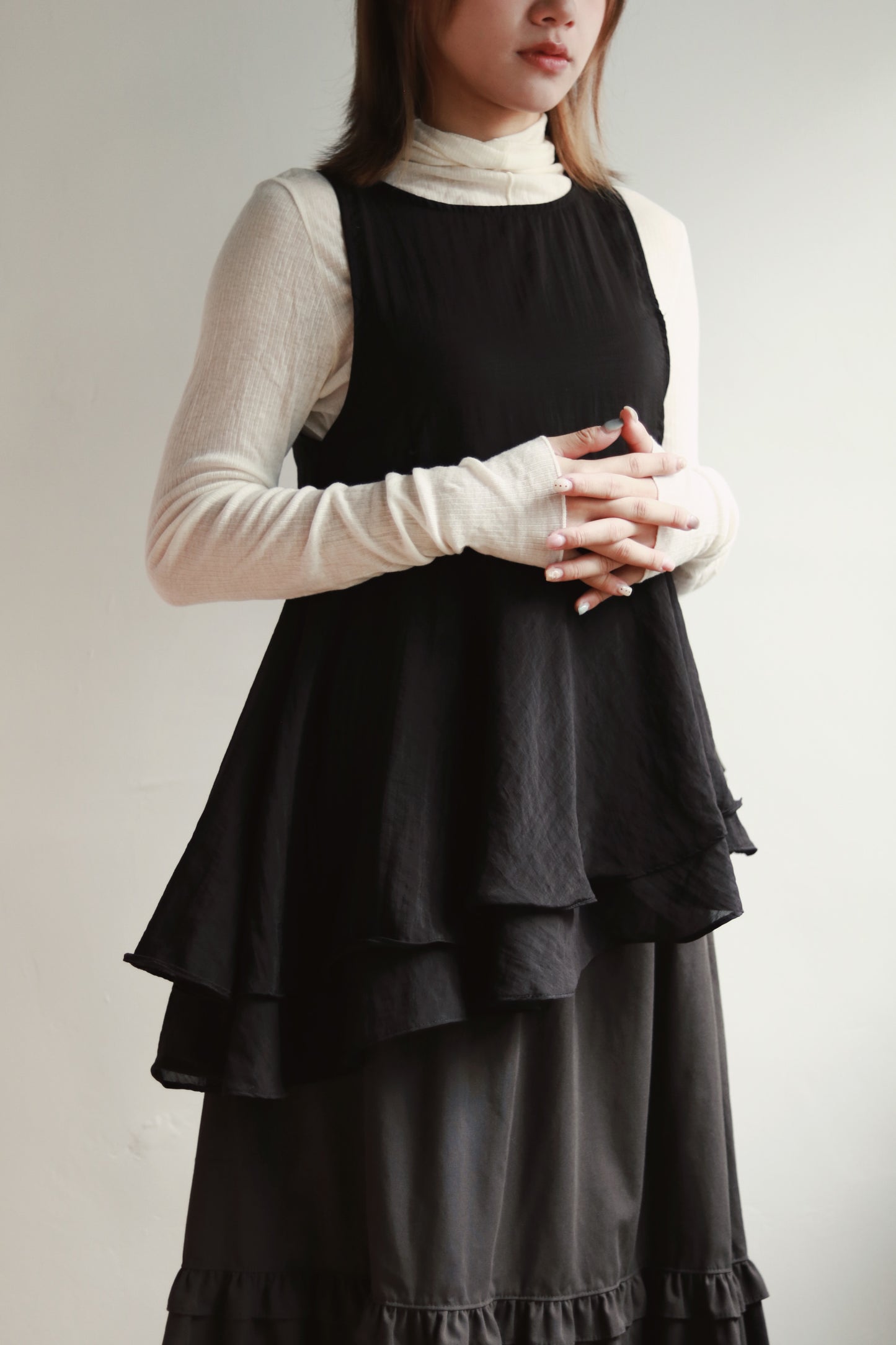 Ruffle Sleeveless Top (Black)