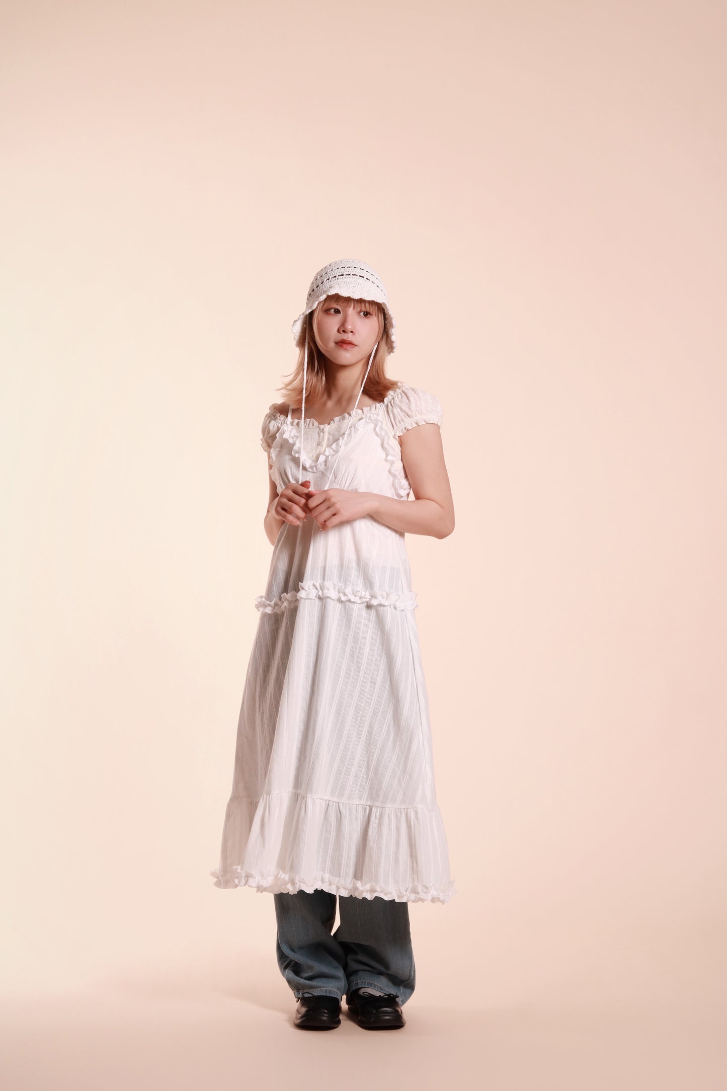 Frill Sleeveless Dress (White)
