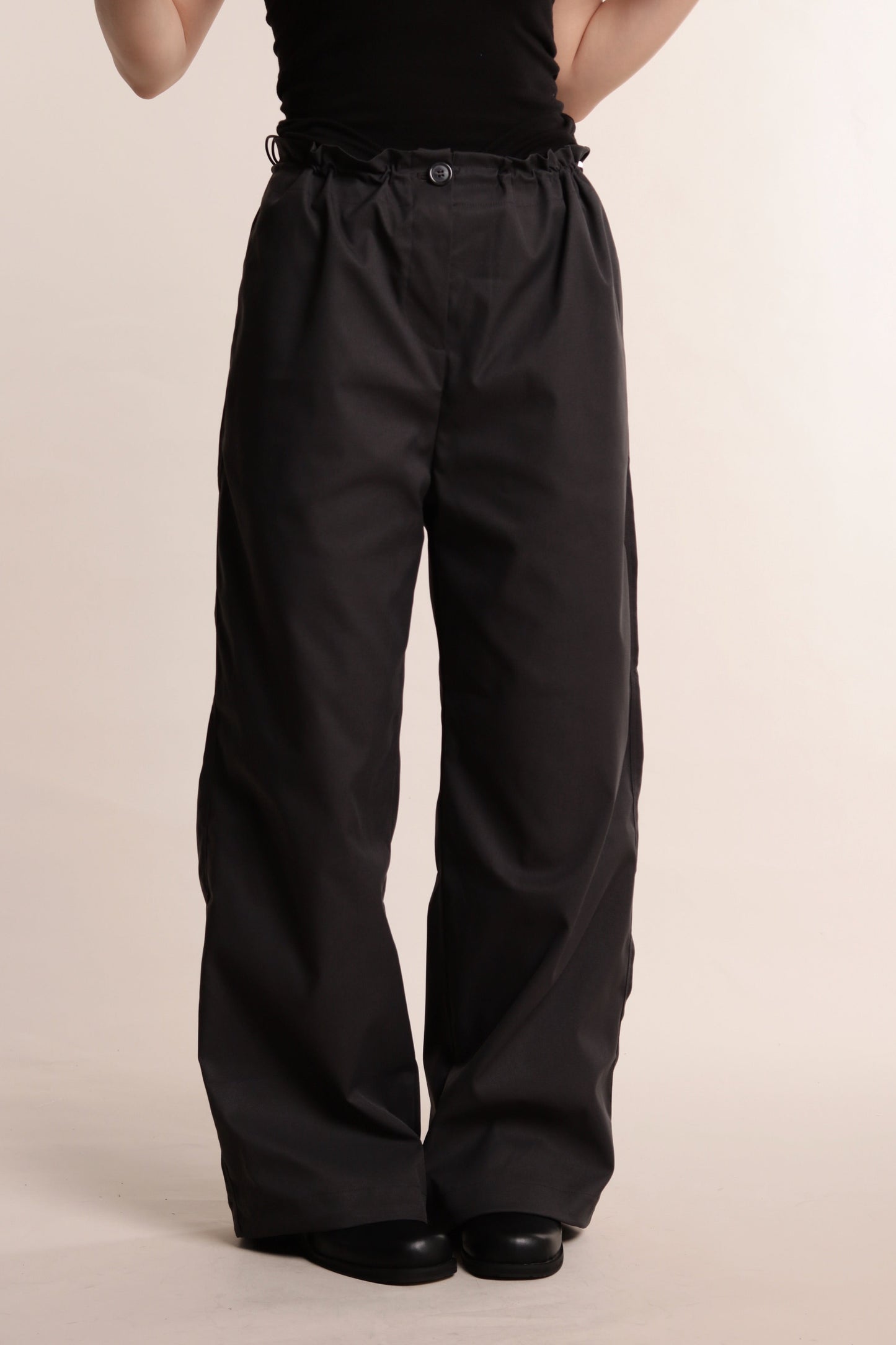 Delia Gathered Pants (Charcoal)