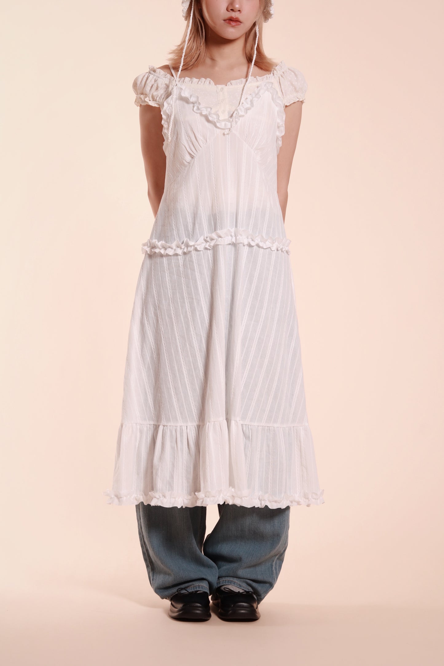 Frill Sleeveless Dress (White)