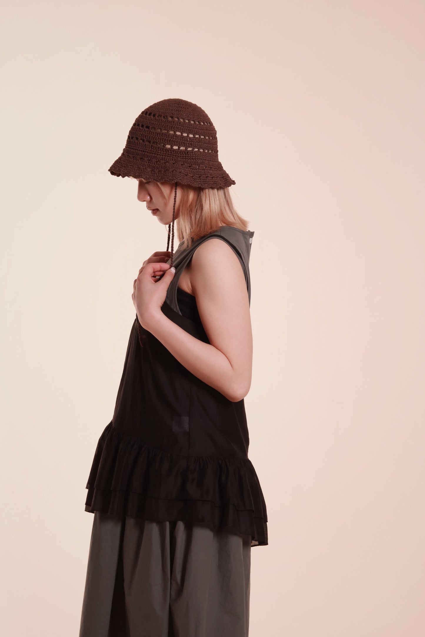 Ruffle Sleeveless Top (Black)
