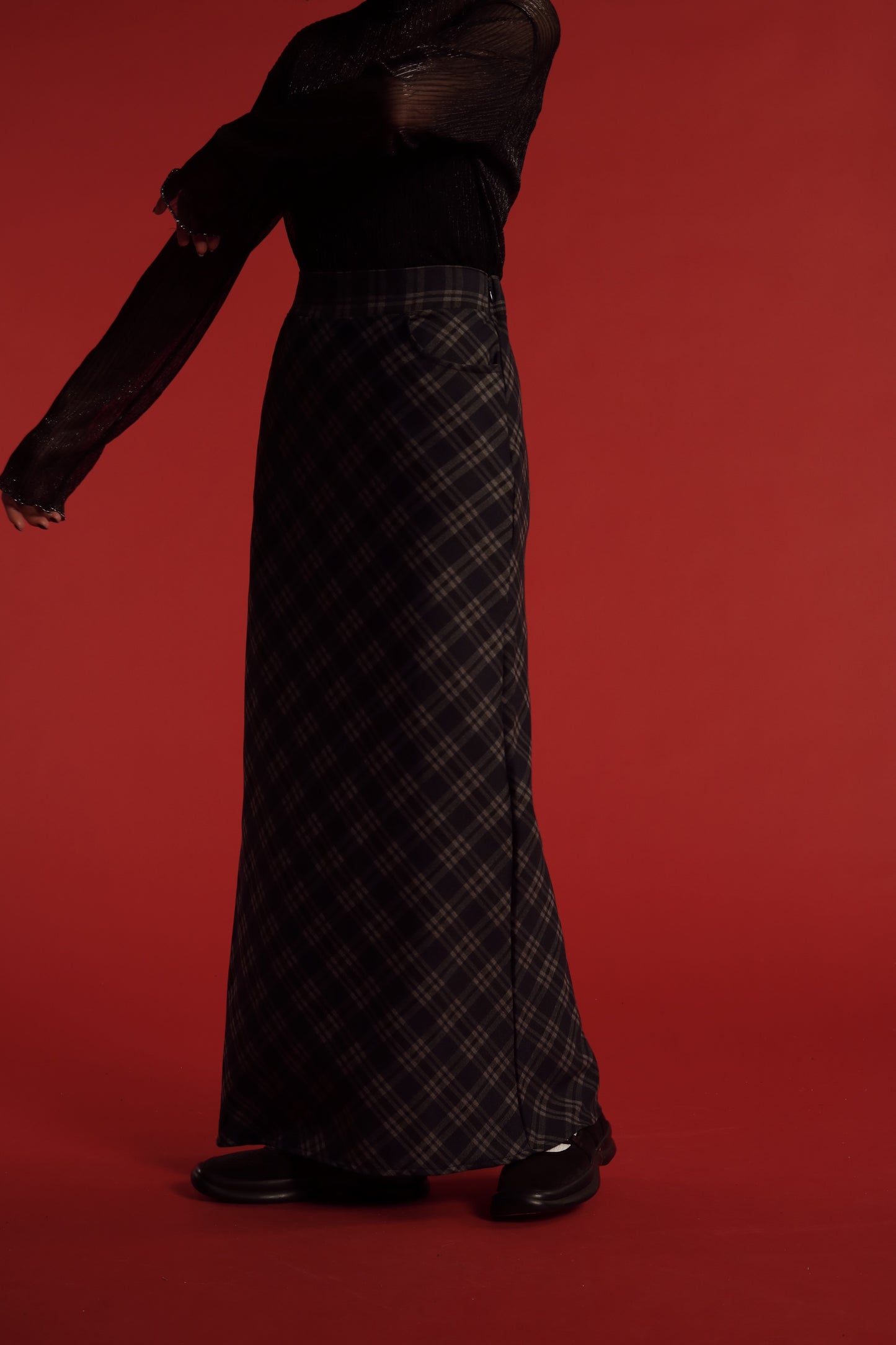 Checkered Slit Skirt (Navy)