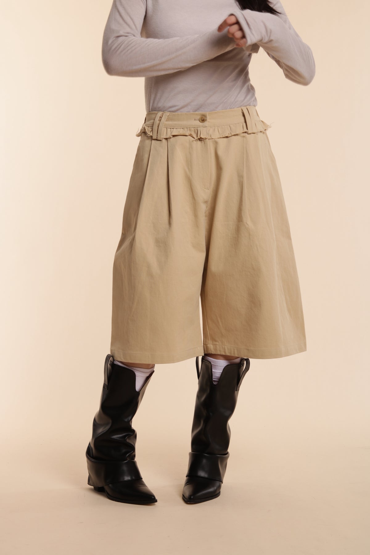 Ruffle Shorts (Beige)