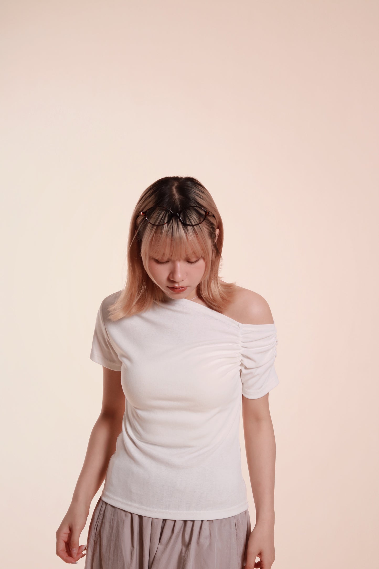 Asymmetry Top (White)