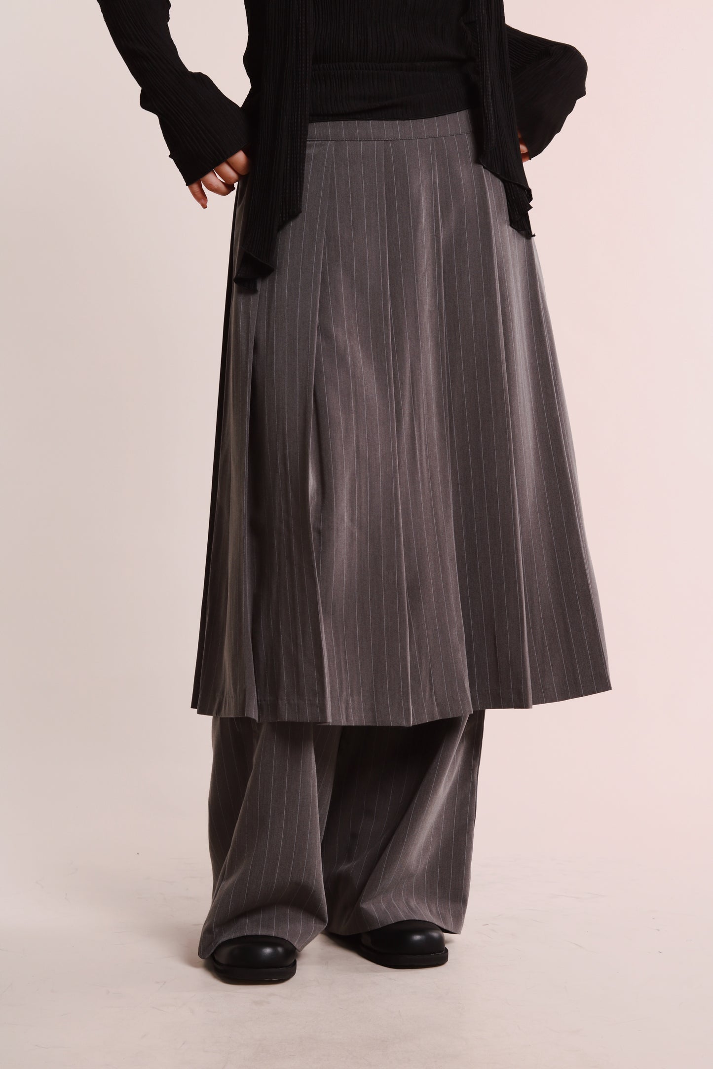 Layered Pleat Pants (Charcoal)