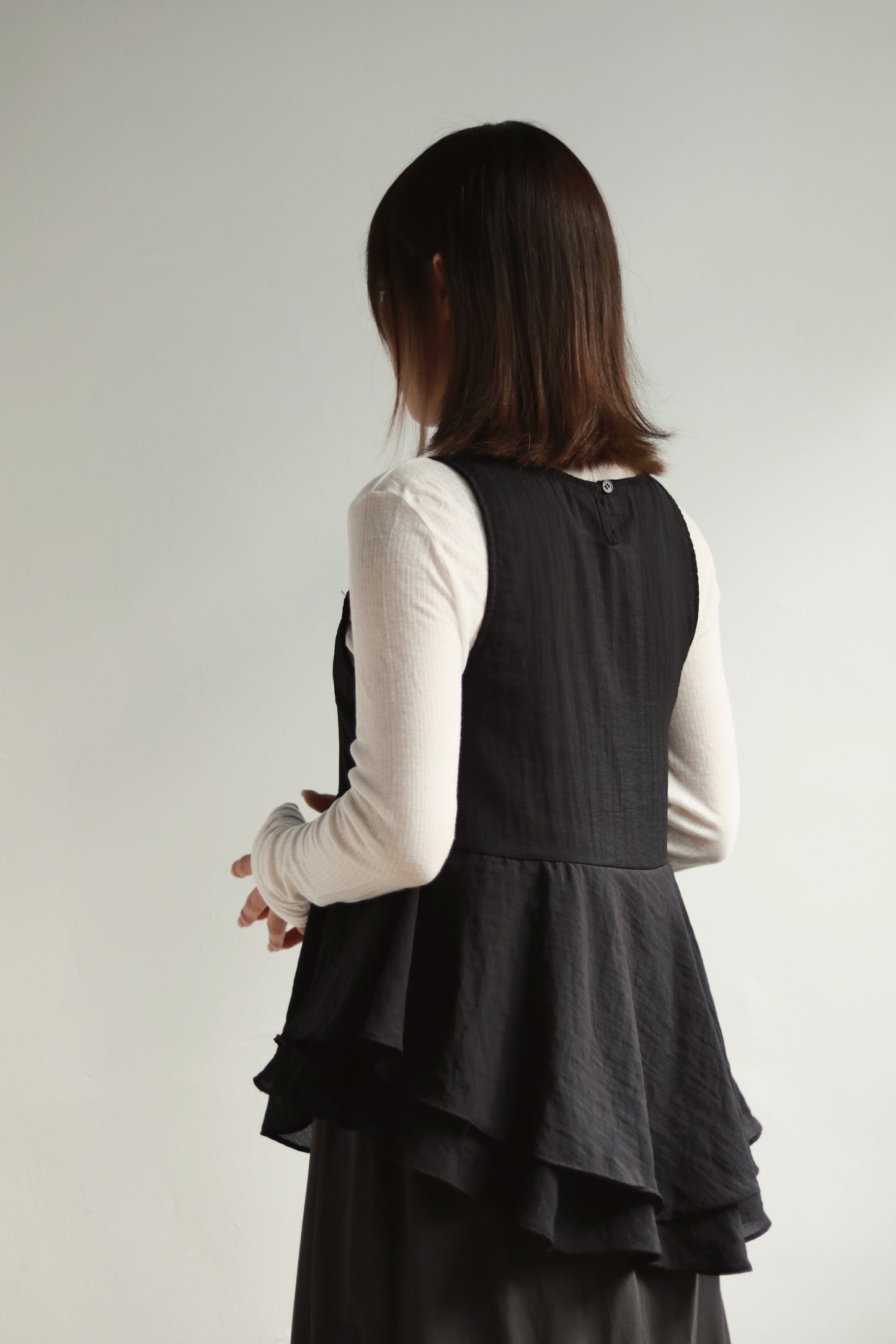 Ruffle Sleeveless Top (Black)