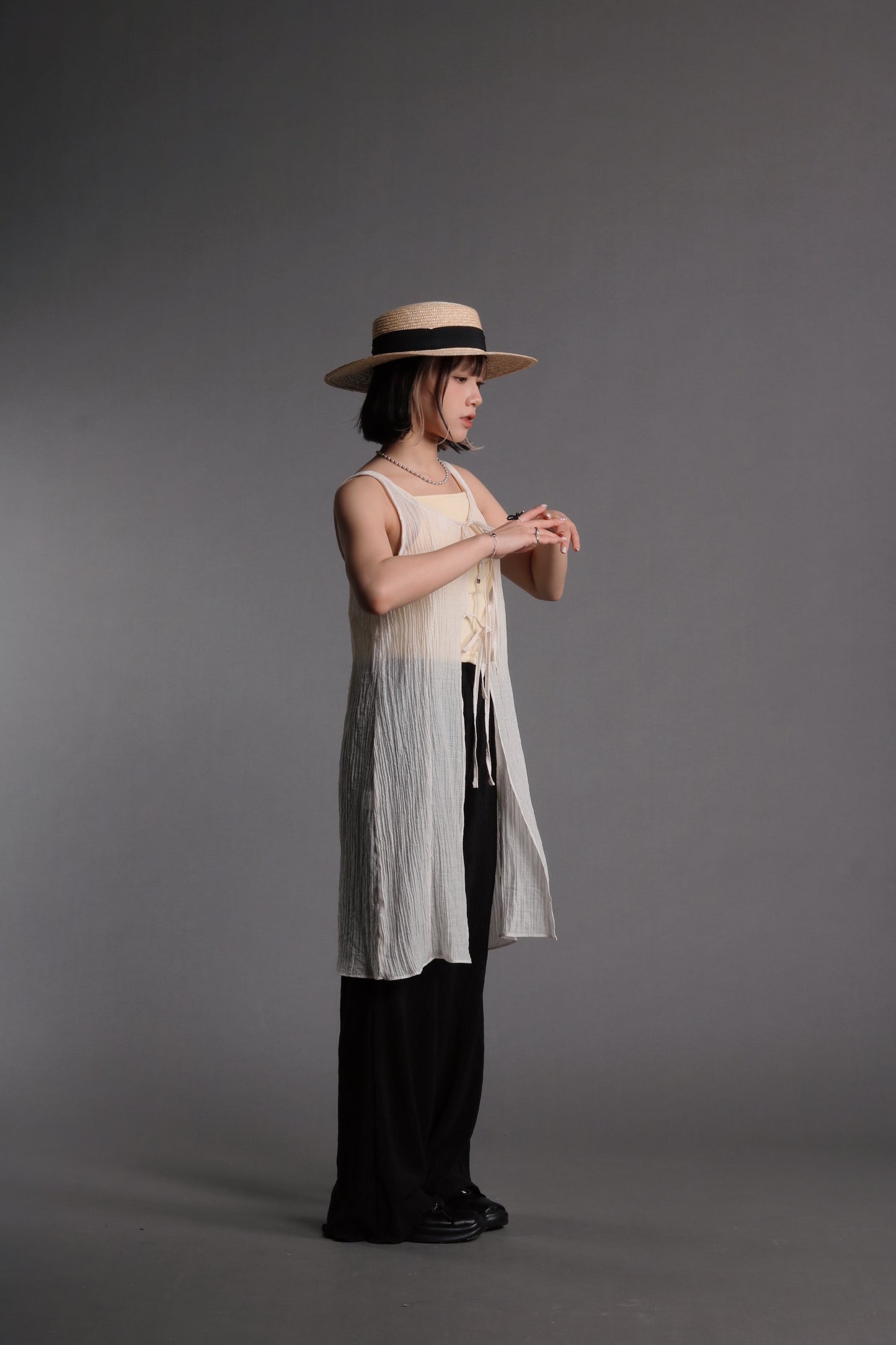Ribbon Vest (Beige)