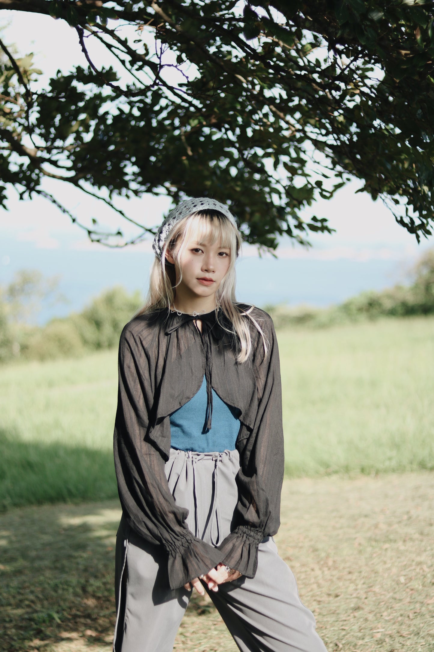 Flora Cropped Shirt (Black)