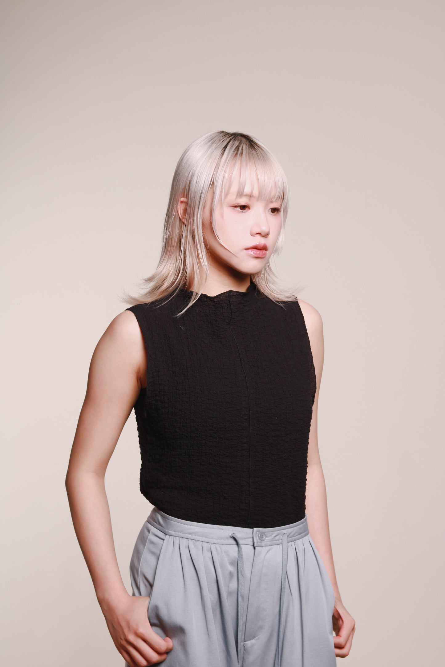 Ruffle Sleeveless Top (Black)