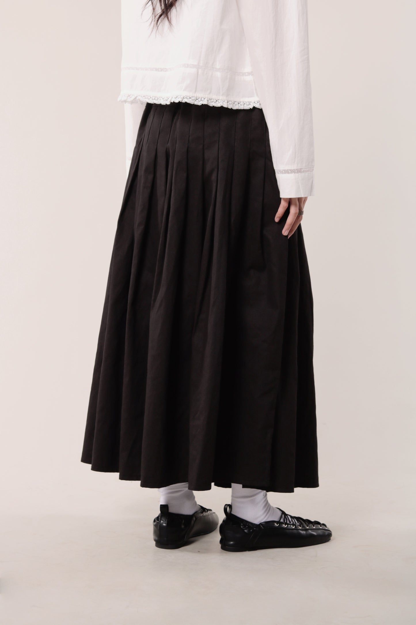 Pleated Skirt (Black)