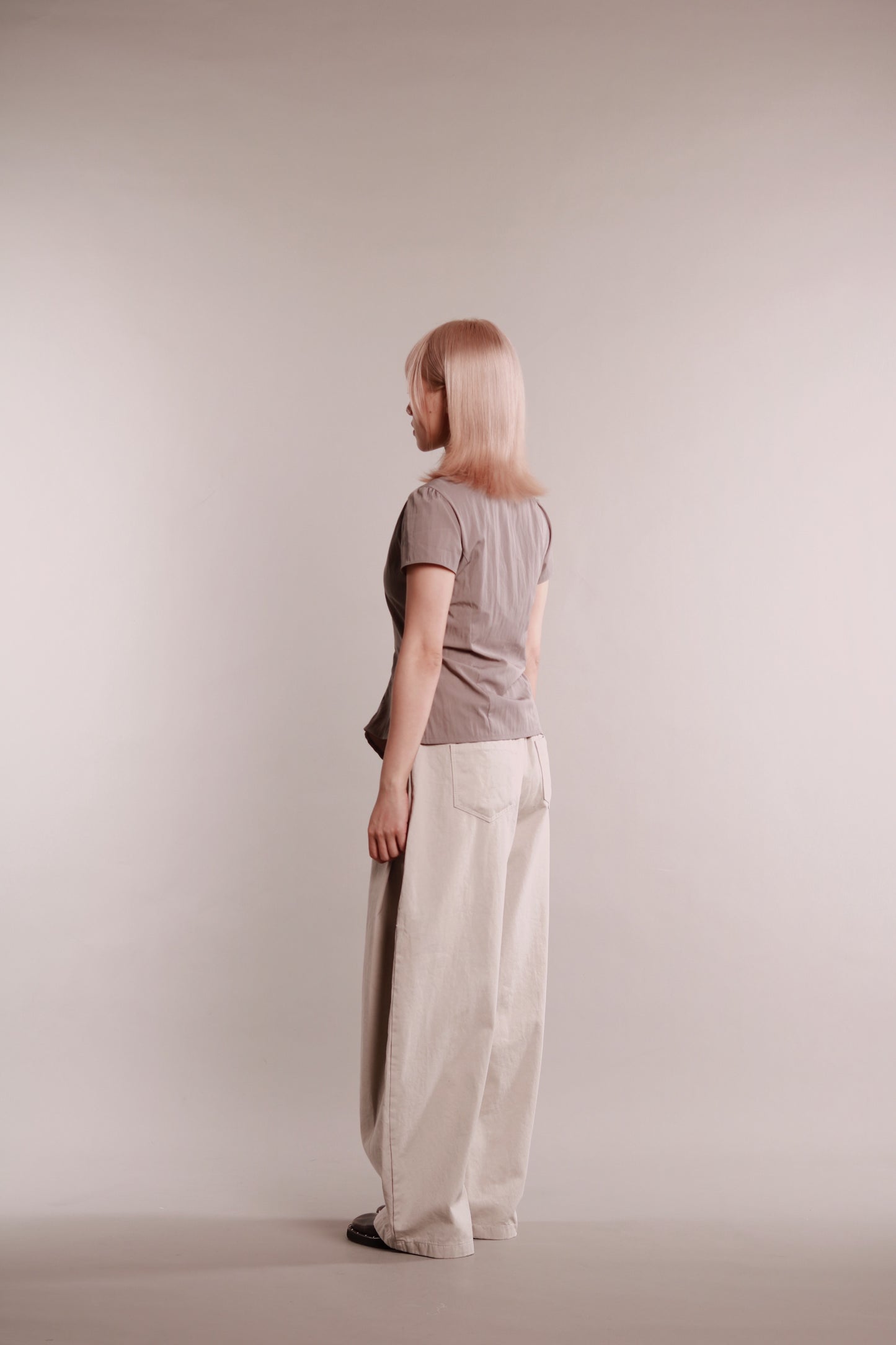 Gentle Pleat Shirt (Grey)