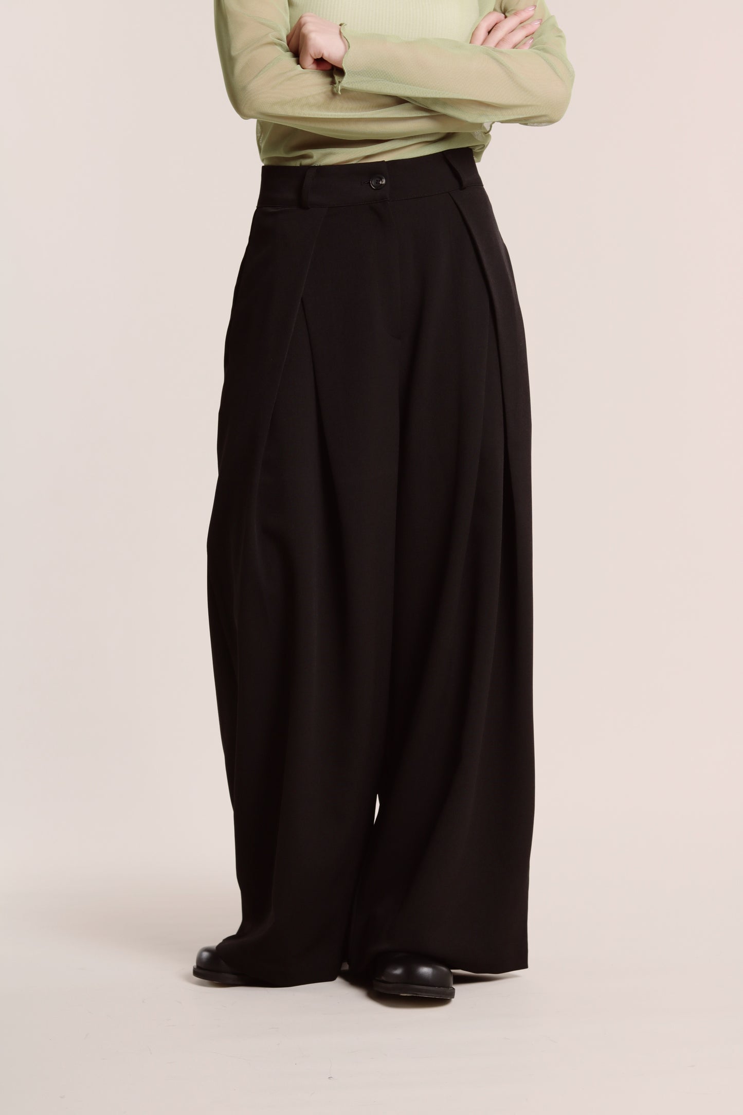 Spring Pleat Pants (Black)